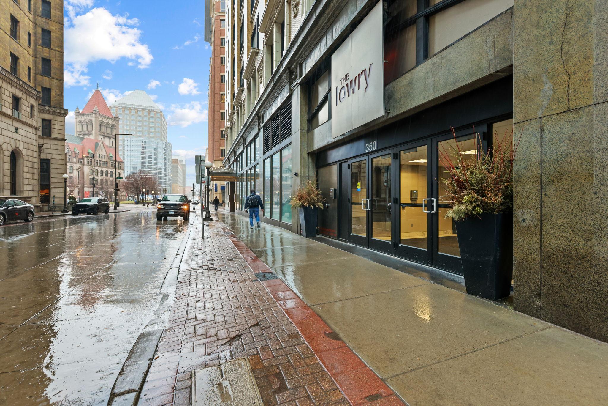 350 Saint Peter Street 512 — photo