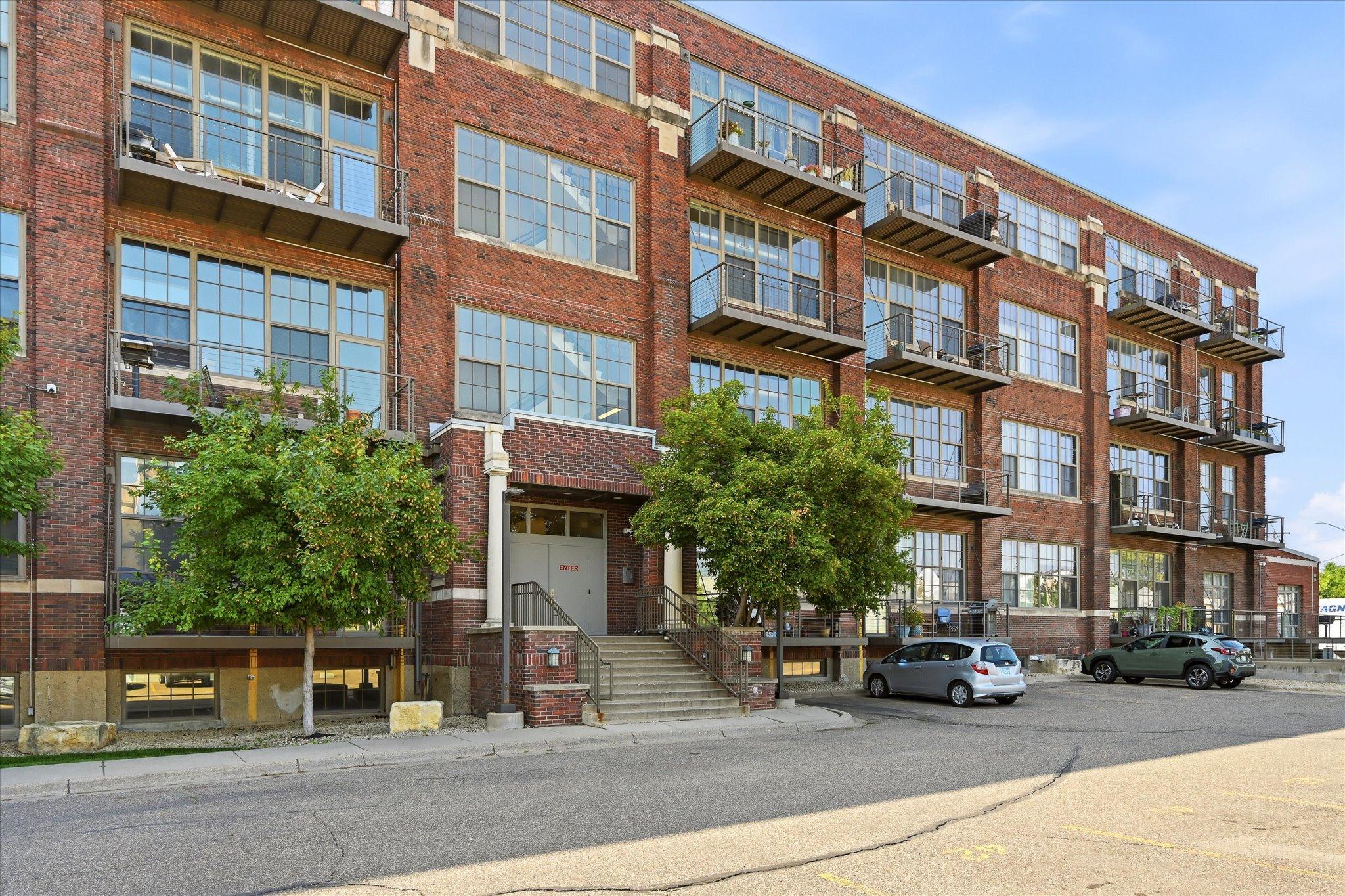 1901 E Hennepin Avenue 202 — photo