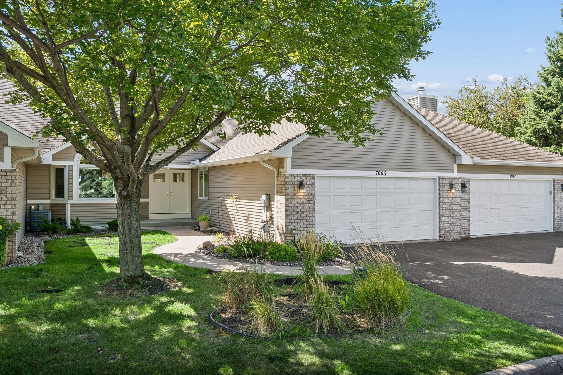 7063 Oak Pointe Curve — photo
