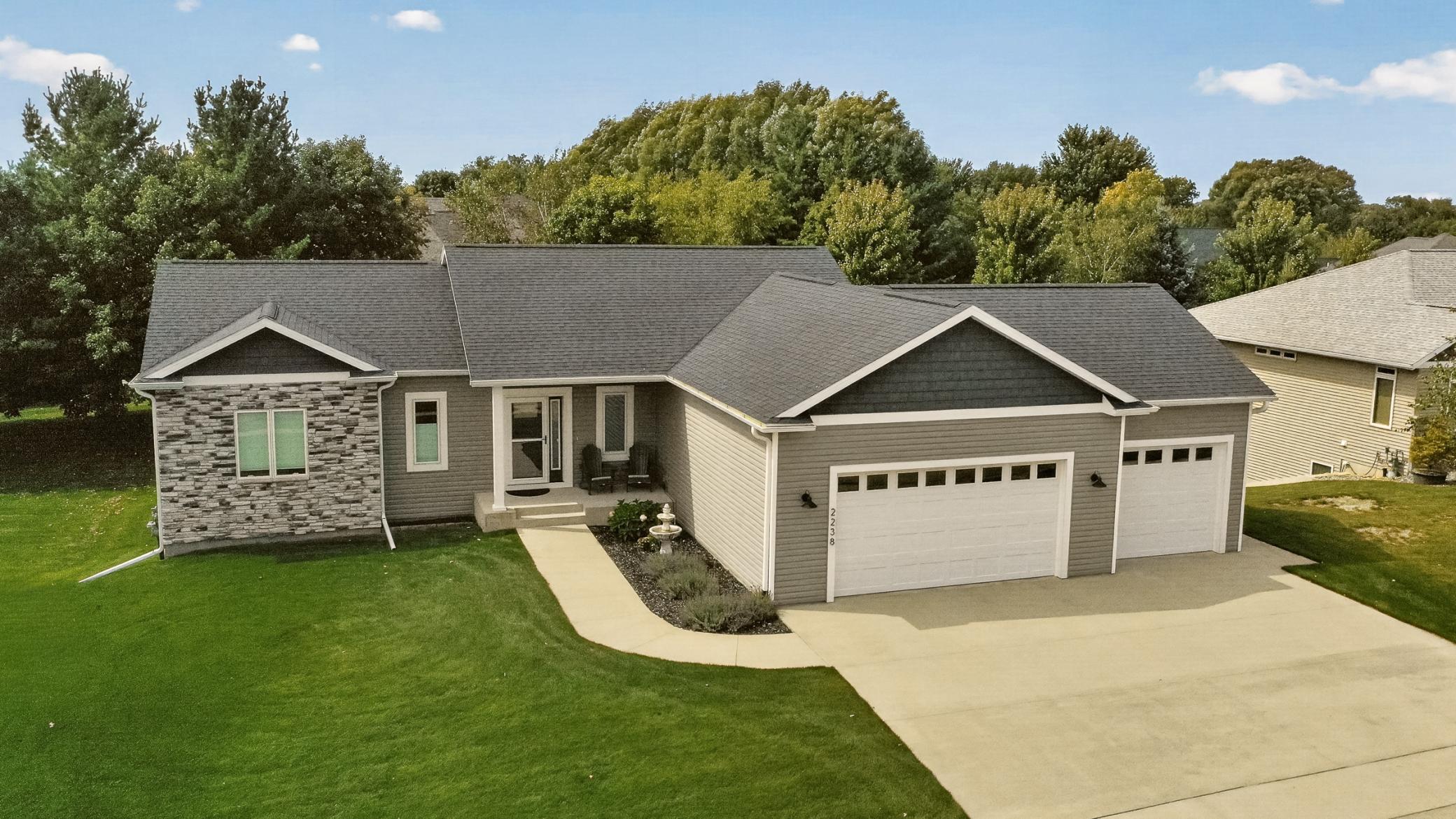 2238 Glady Lane NE — photo