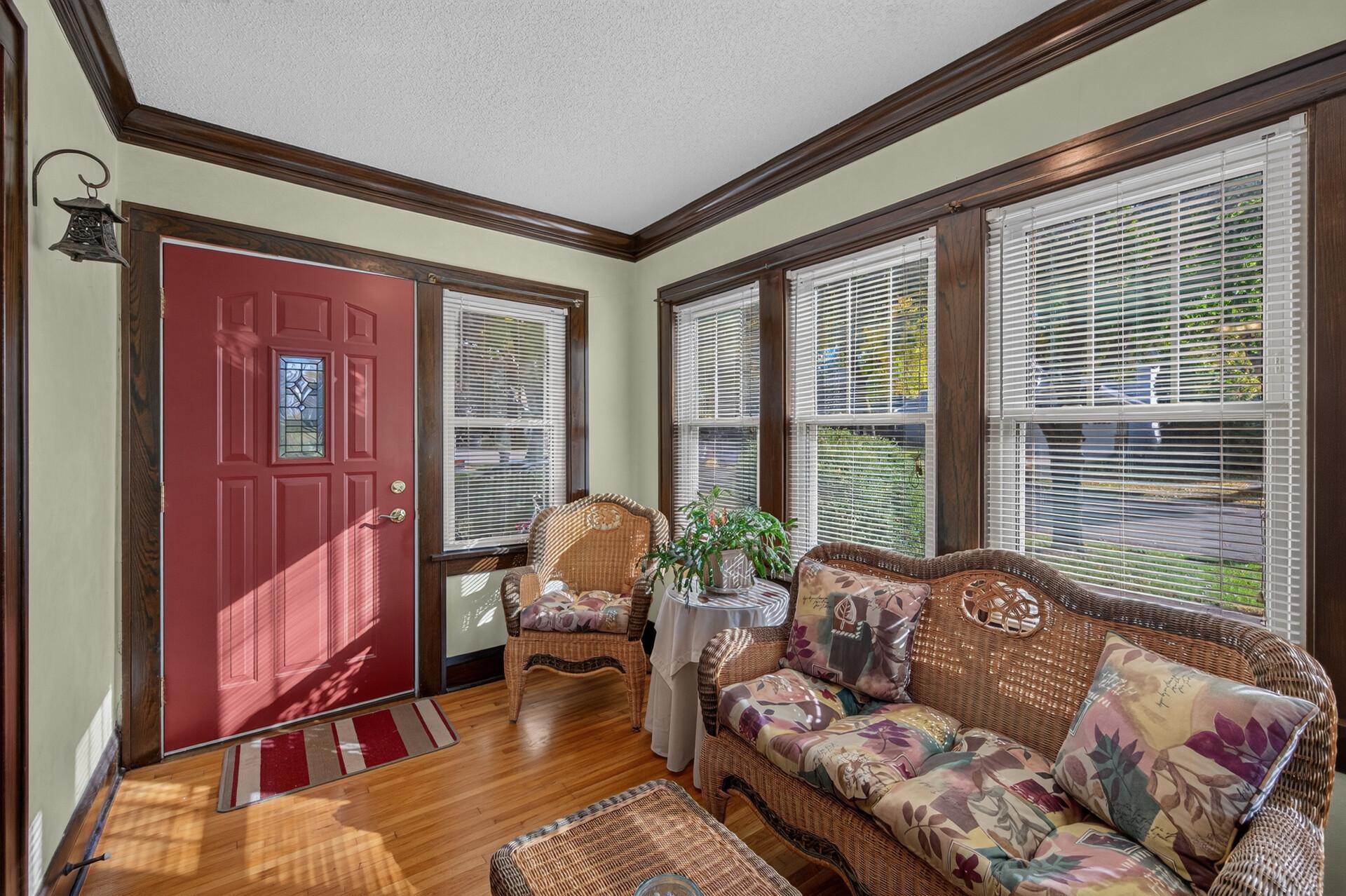 953 Hall Avenue, West Saint Paul, MN 55118 | Realty.com