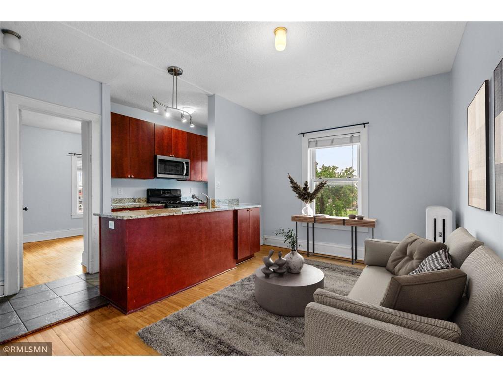 2881 Irving Avenue S 305 — photo
