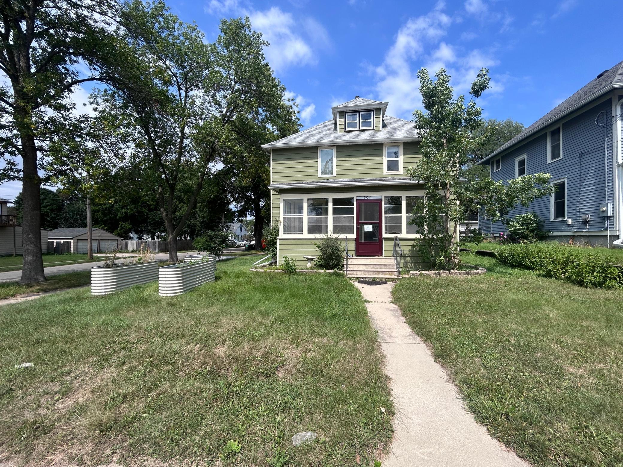 903 1st Street SE — photo