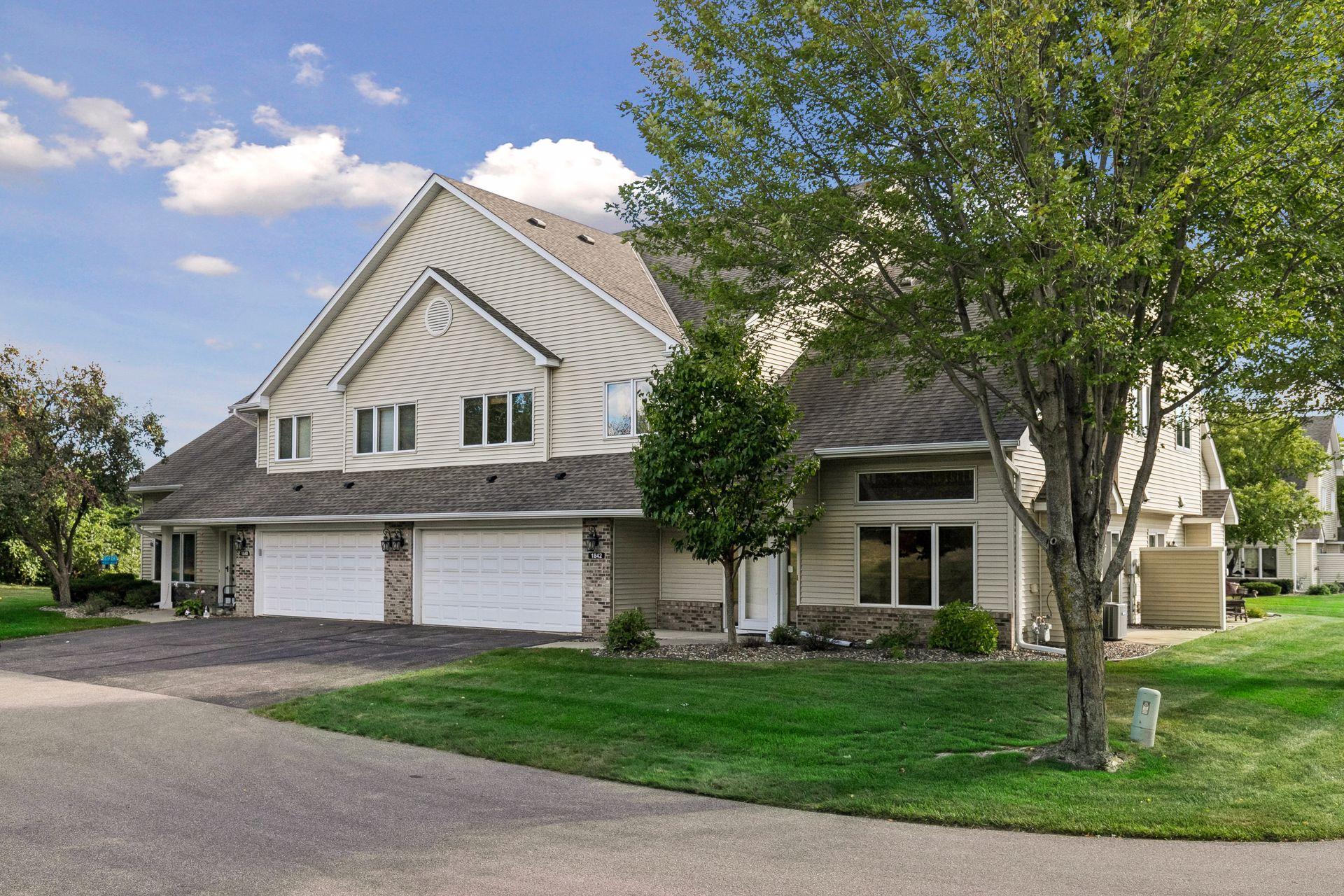 1842 Cliff Lake Court — photo