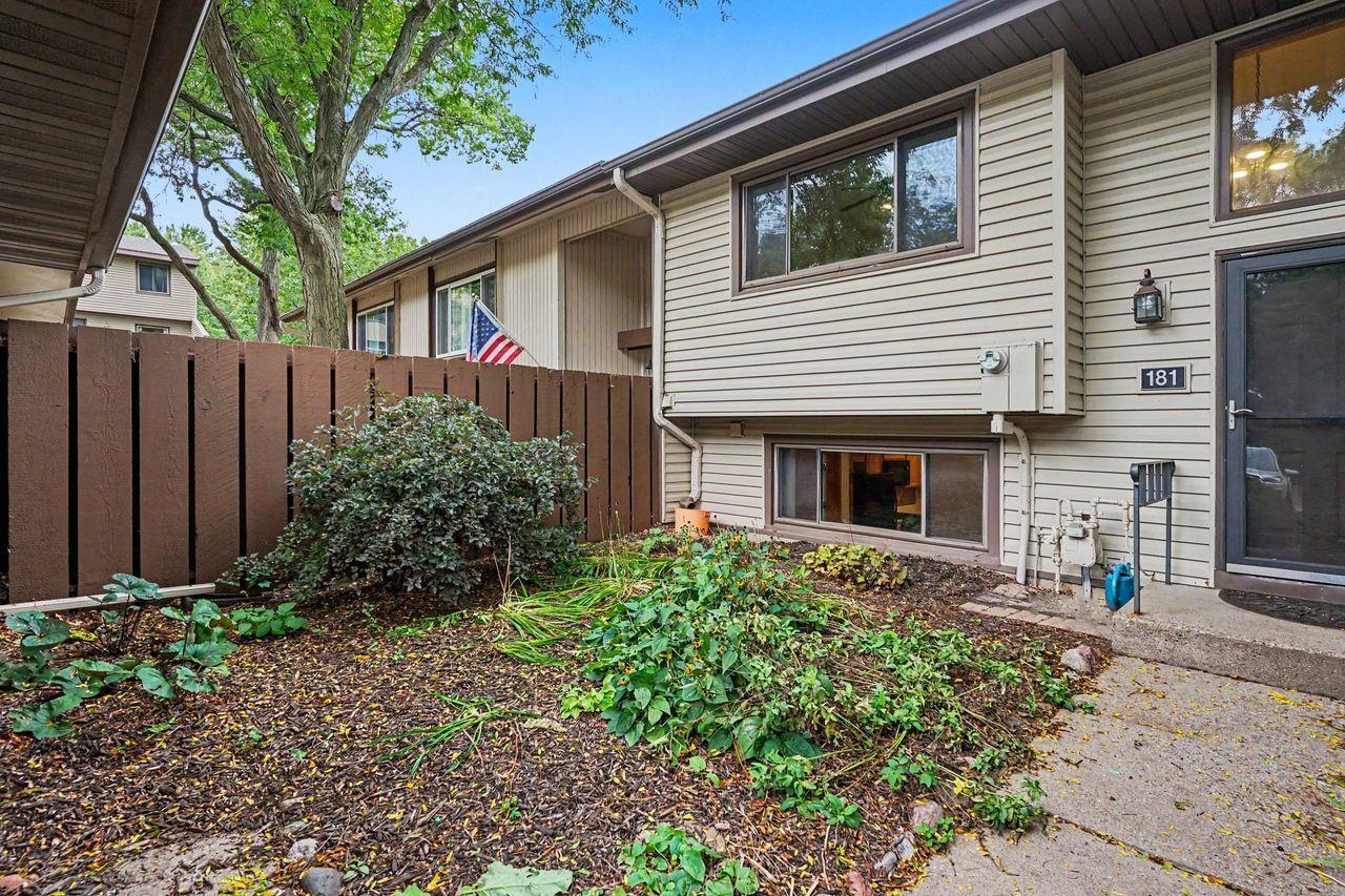 181 River Woods Lane — photo