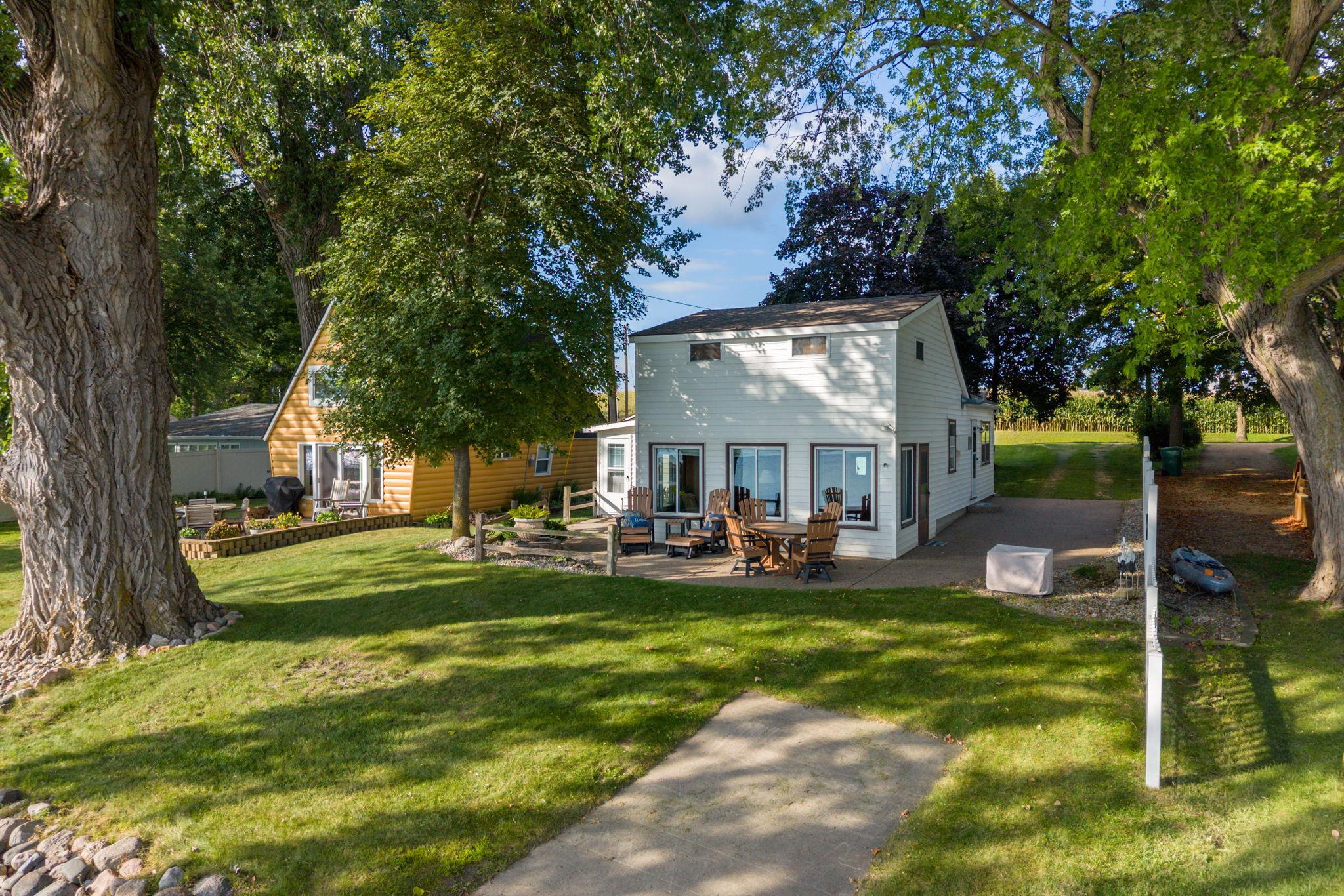 7014 Laura Lane — photo
