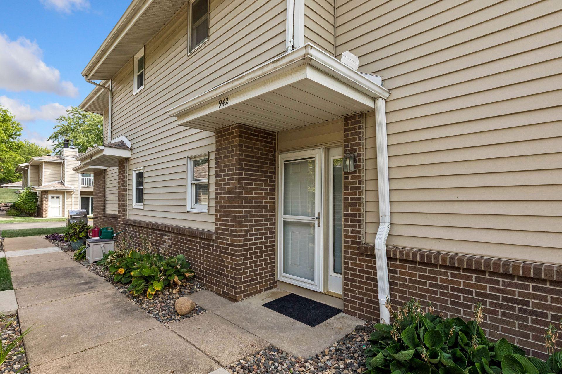 942 E Travelers Trail 58 — photo
