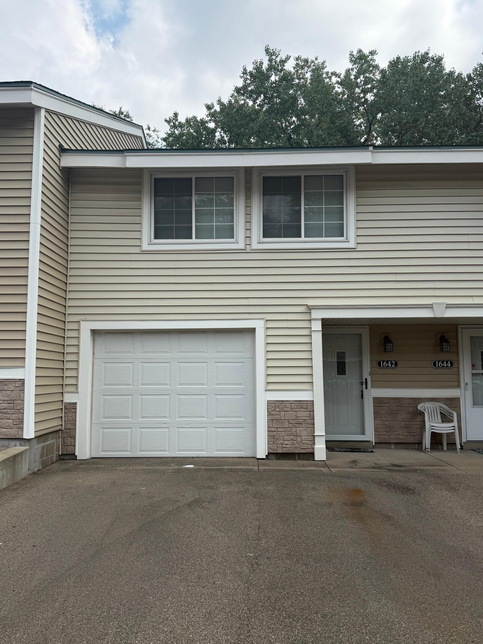 1642 River Bluff Court 105 — photo
