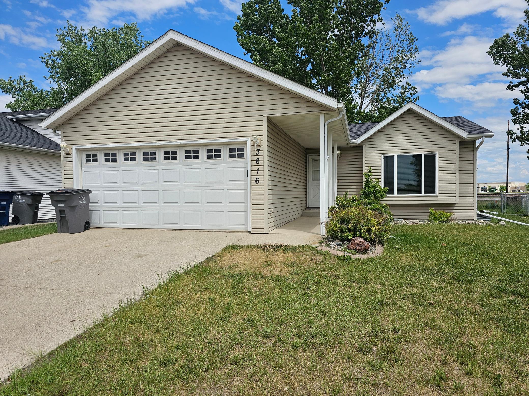 3616 Village Green Lane — photo