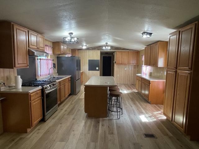 6086 Falcon Way — photo