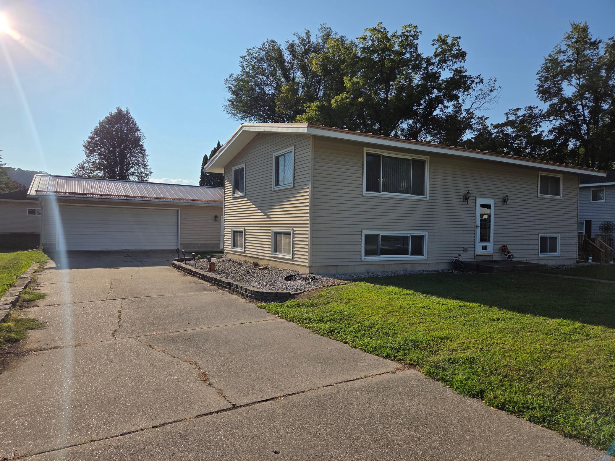 215 N Green Street — photo