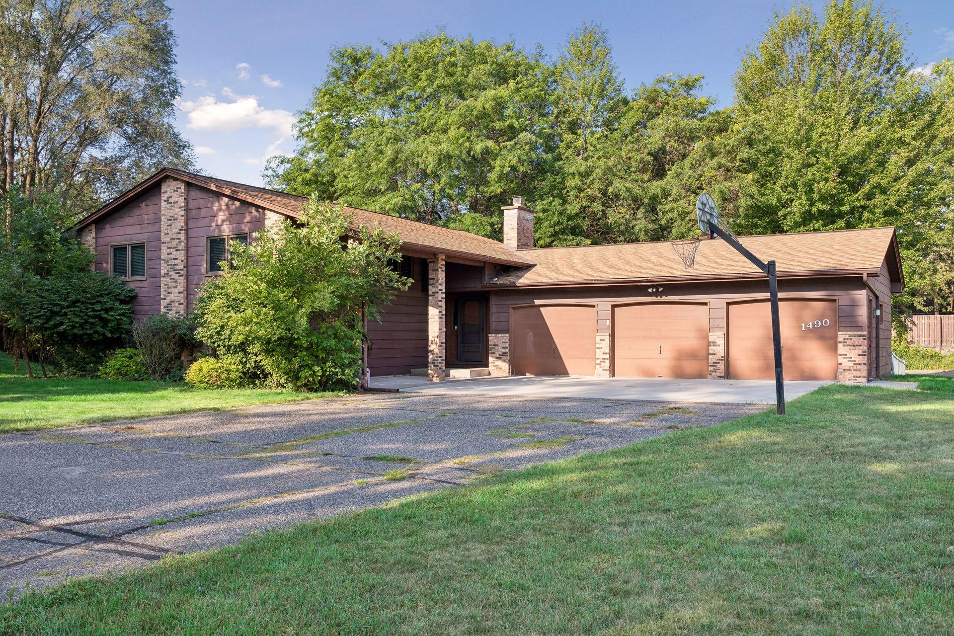 1490 29th Avenue NW — photo