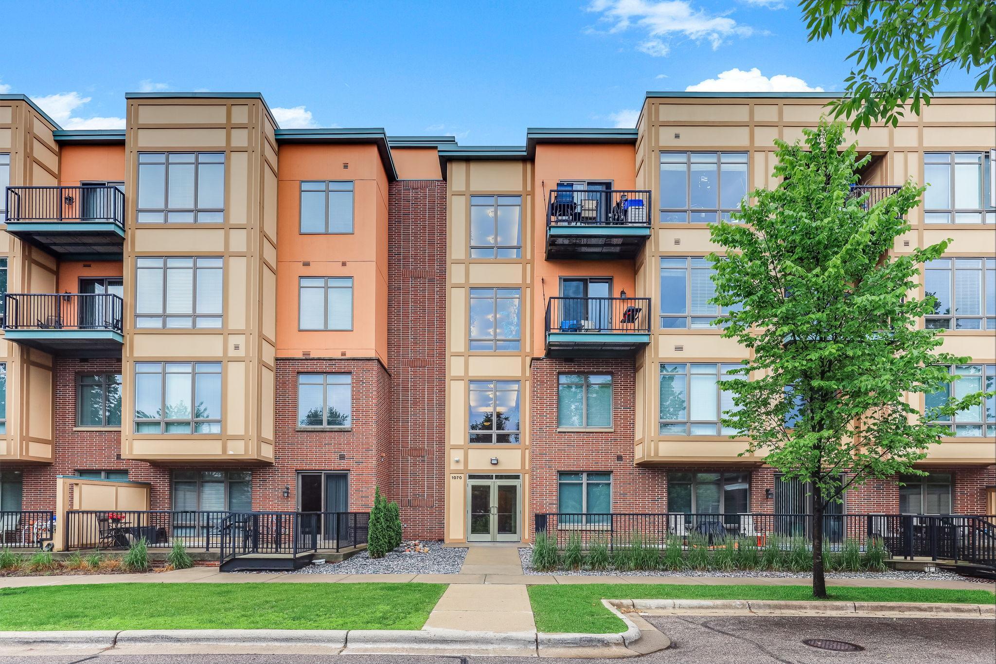 1070 Grandview Court NE 411 — photo
