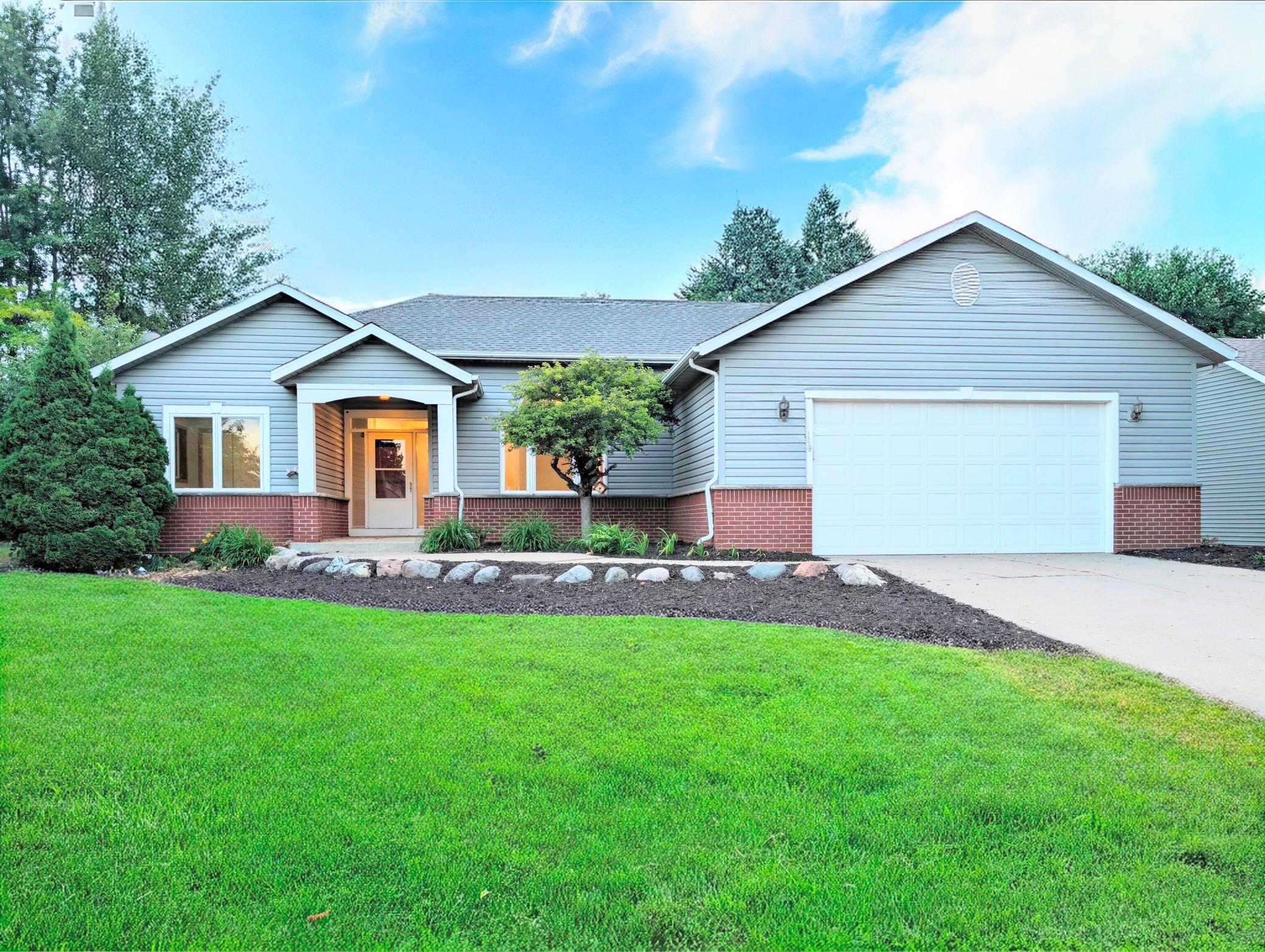 2100 Sibley View Court — photo