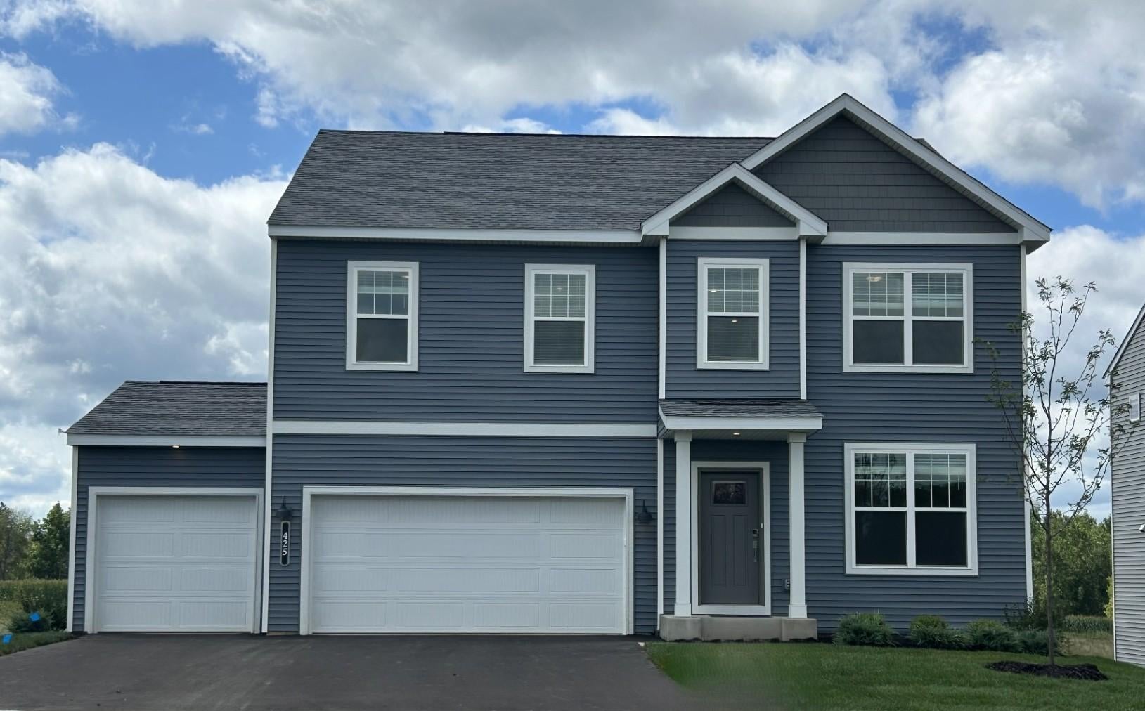 425 James Parkway — photo
