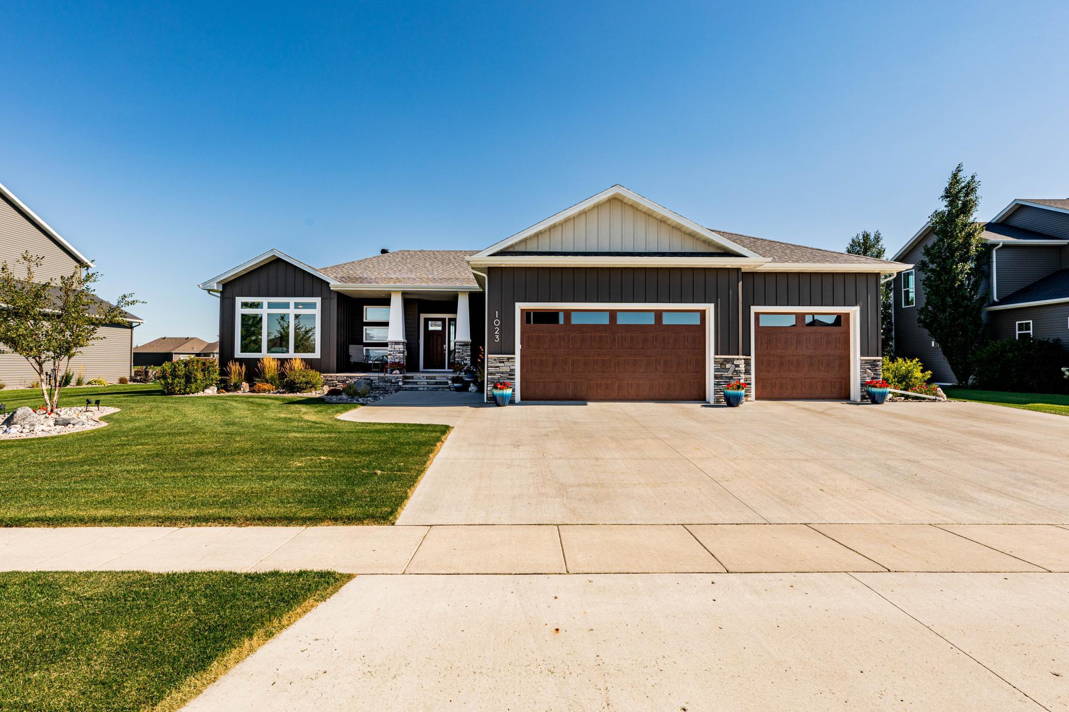1023 Mulberry Lane — photo
