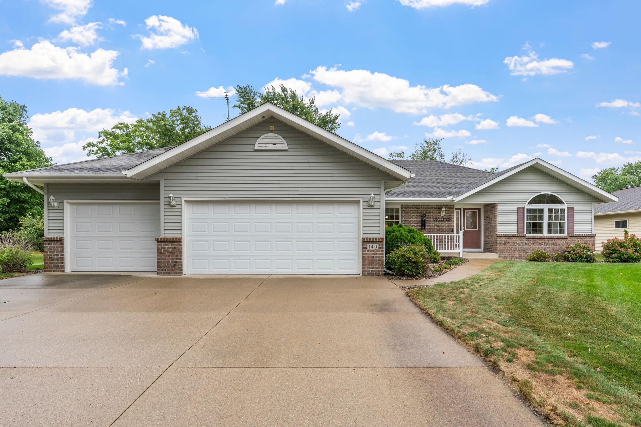 140 Cedar Drive S — photo