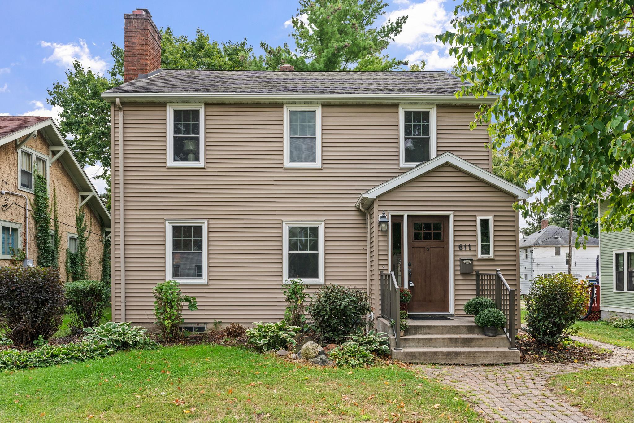 611 2nd Street NE — photo