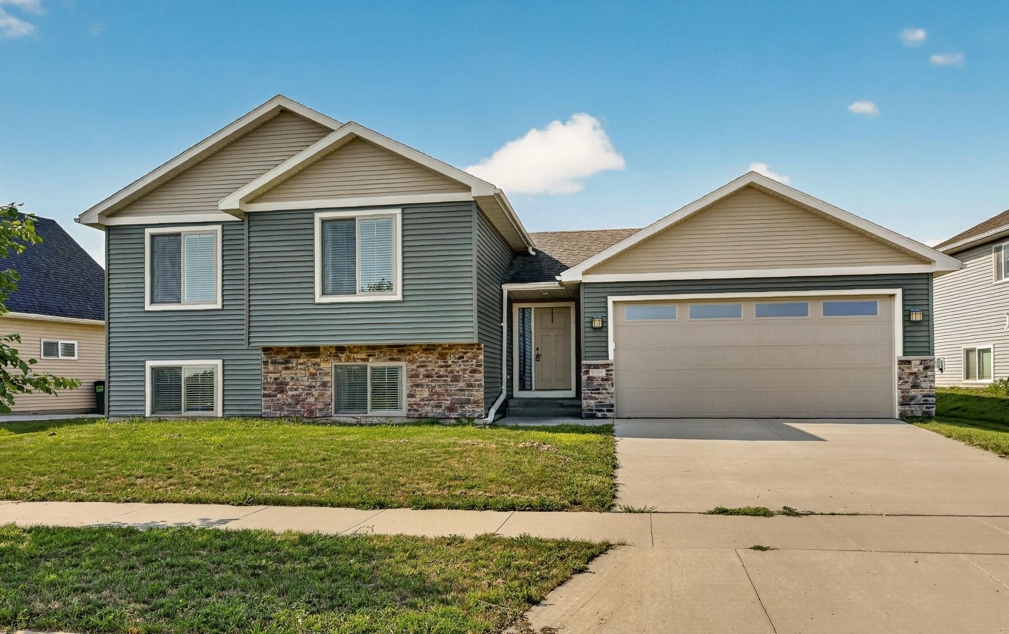 5526 Harvest Lake Drive NW — photo
