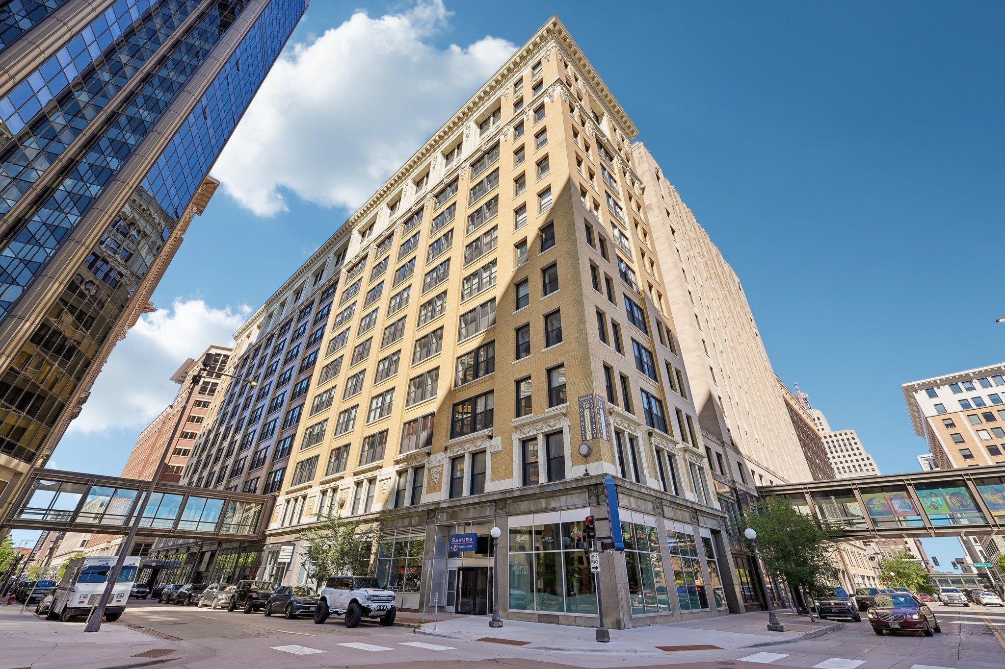 350 Saint Peter Street 1010 — photo