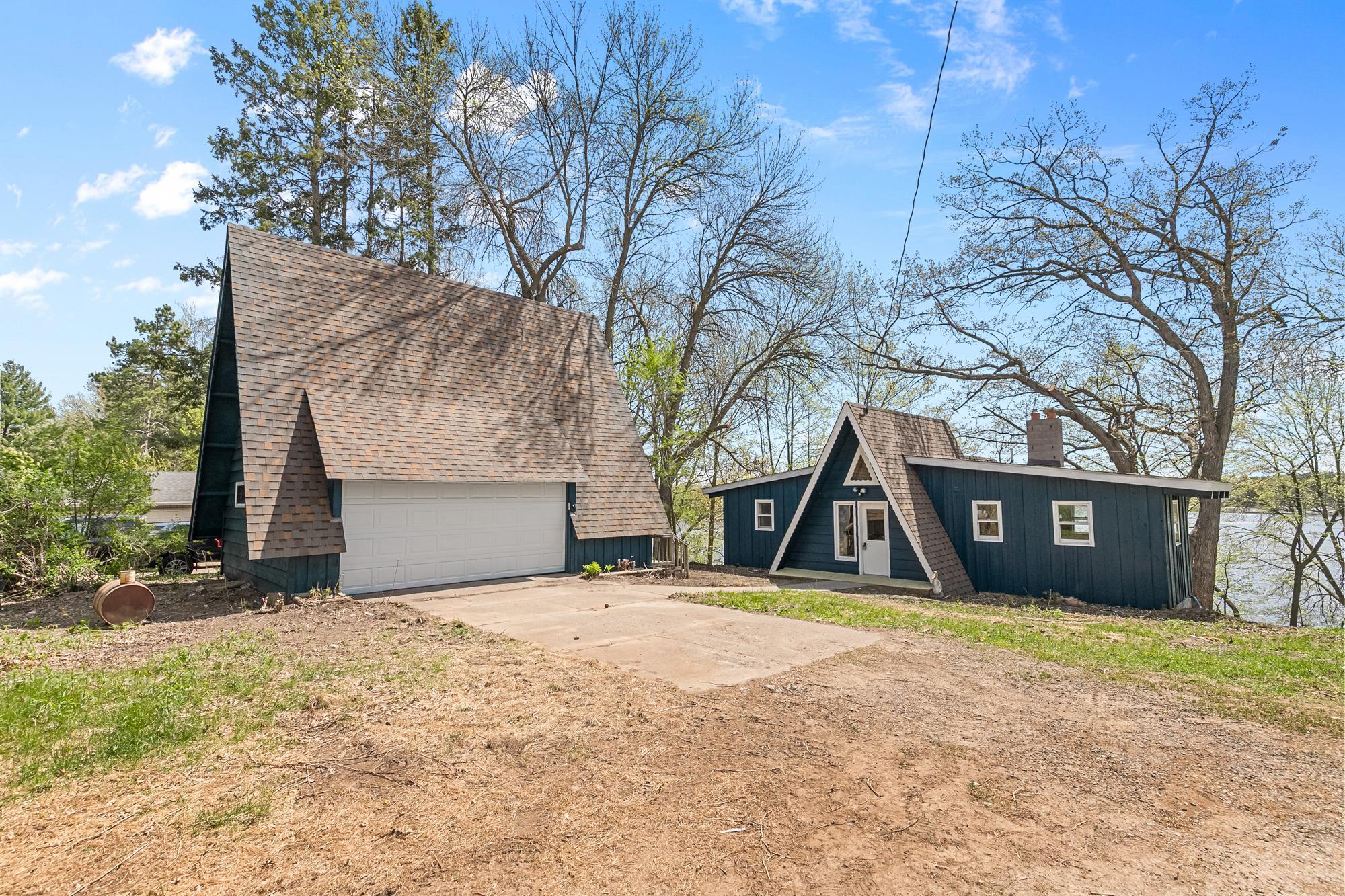 19055 Island View Drive — photo