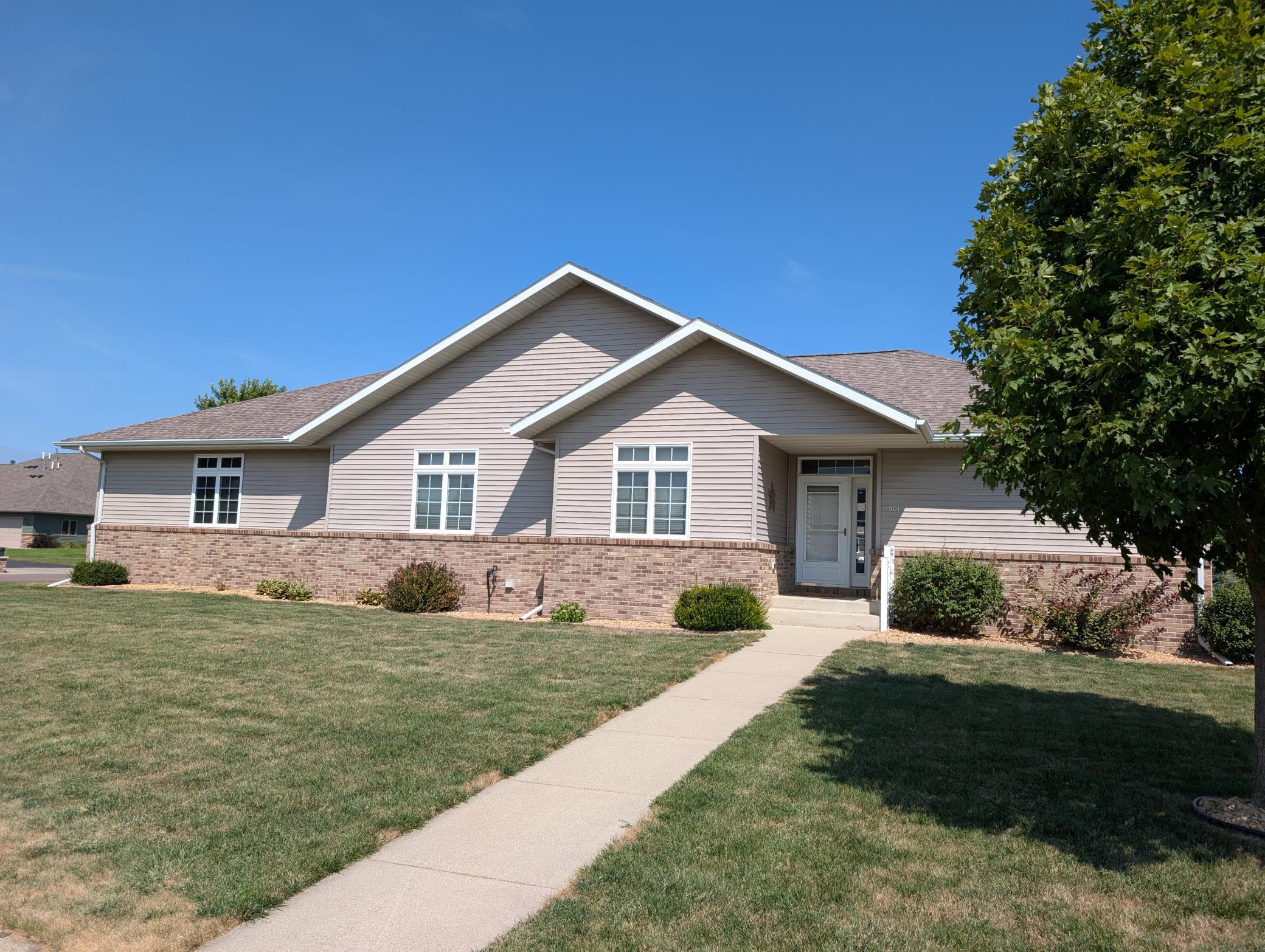 501 Mercedes Drive — photo