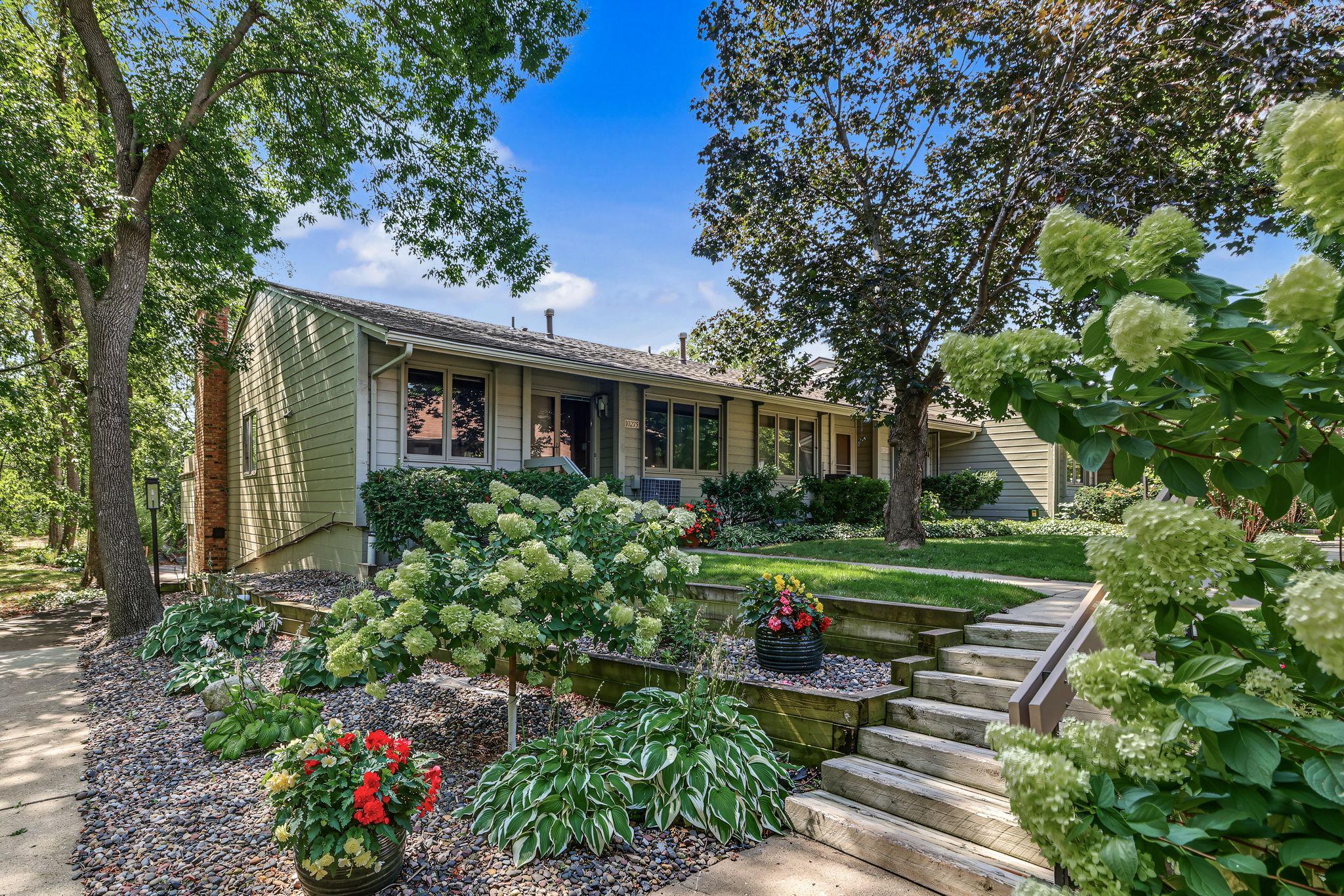 10275 Scarborough Road — photo