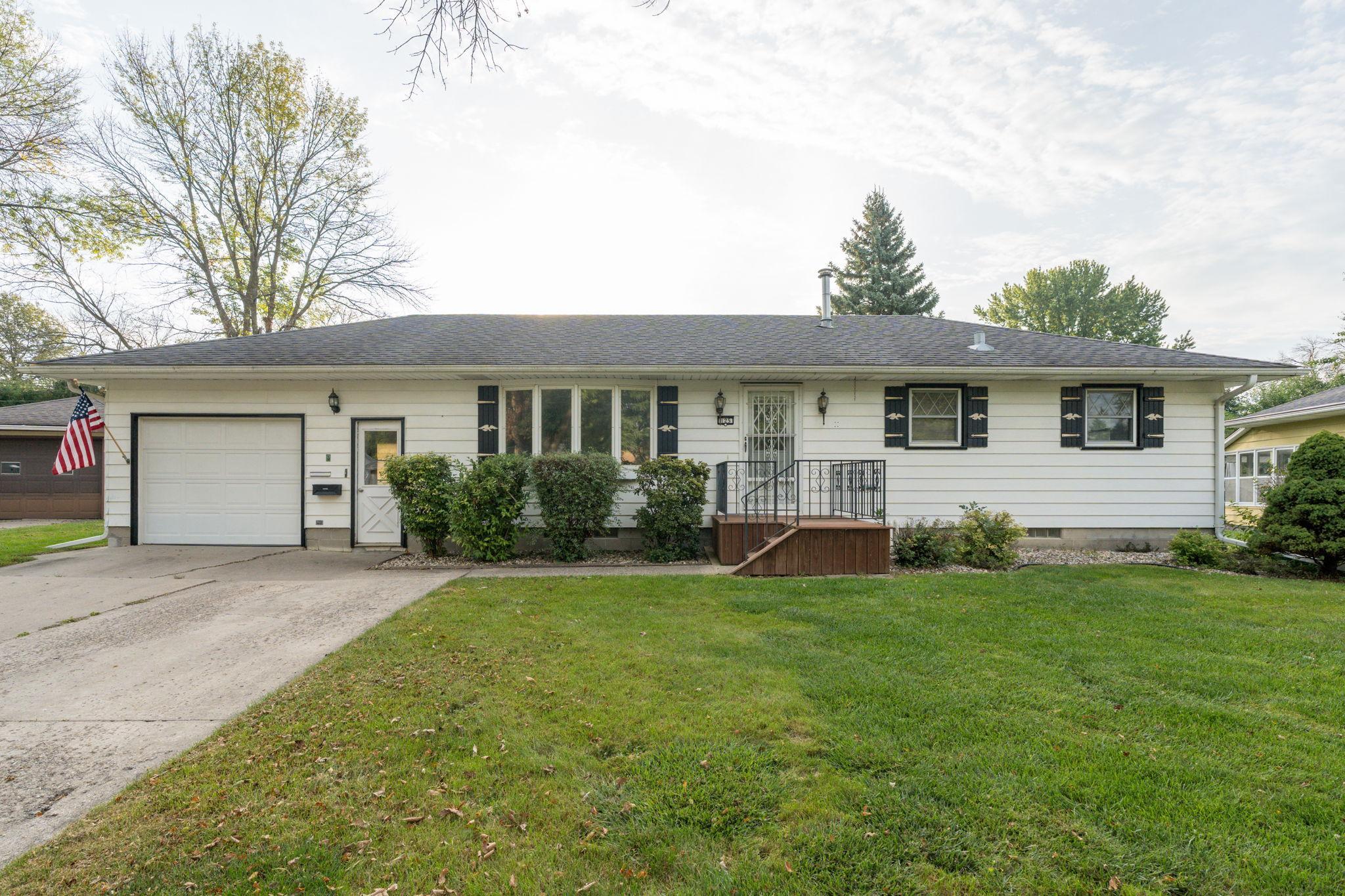 125 N Manitou Drive — photo