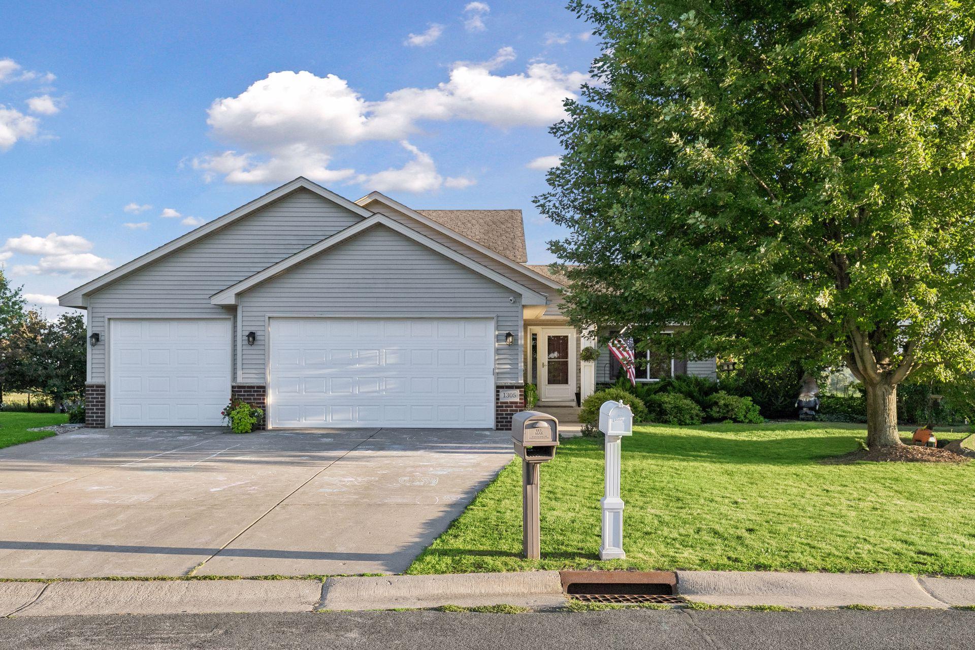 1305 Mulberry Avenue NE — photo