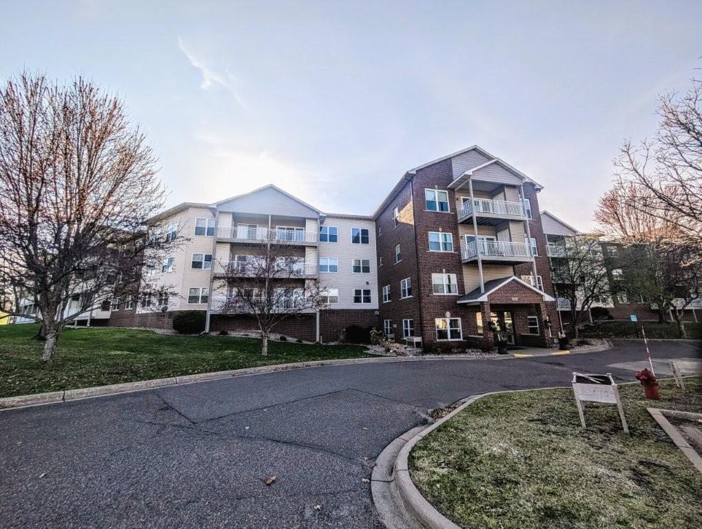 2231 Penn Place 213 — photo