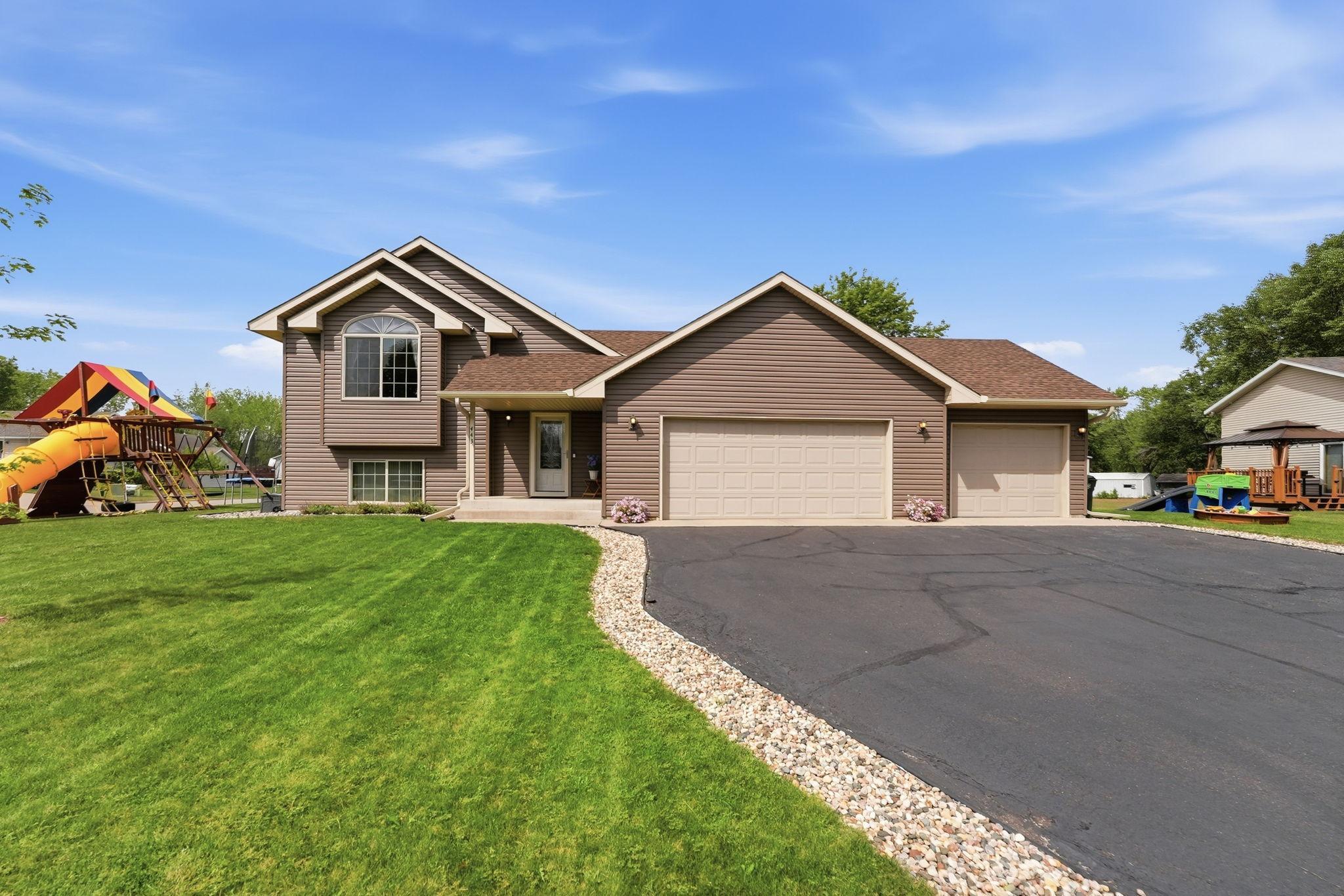 443 Cedarwood Court — photo