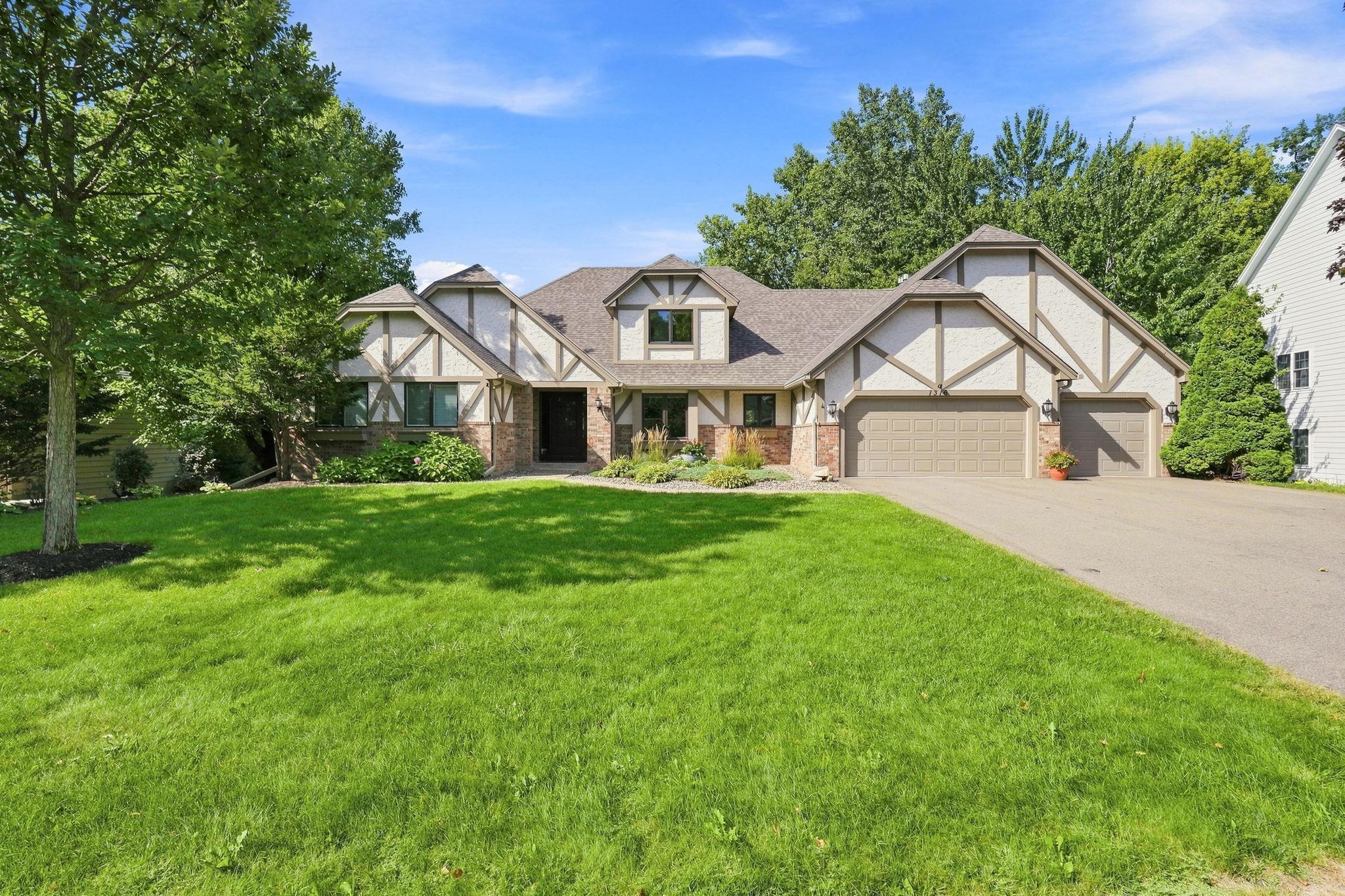 1316 Summit Oaks Drive — photo