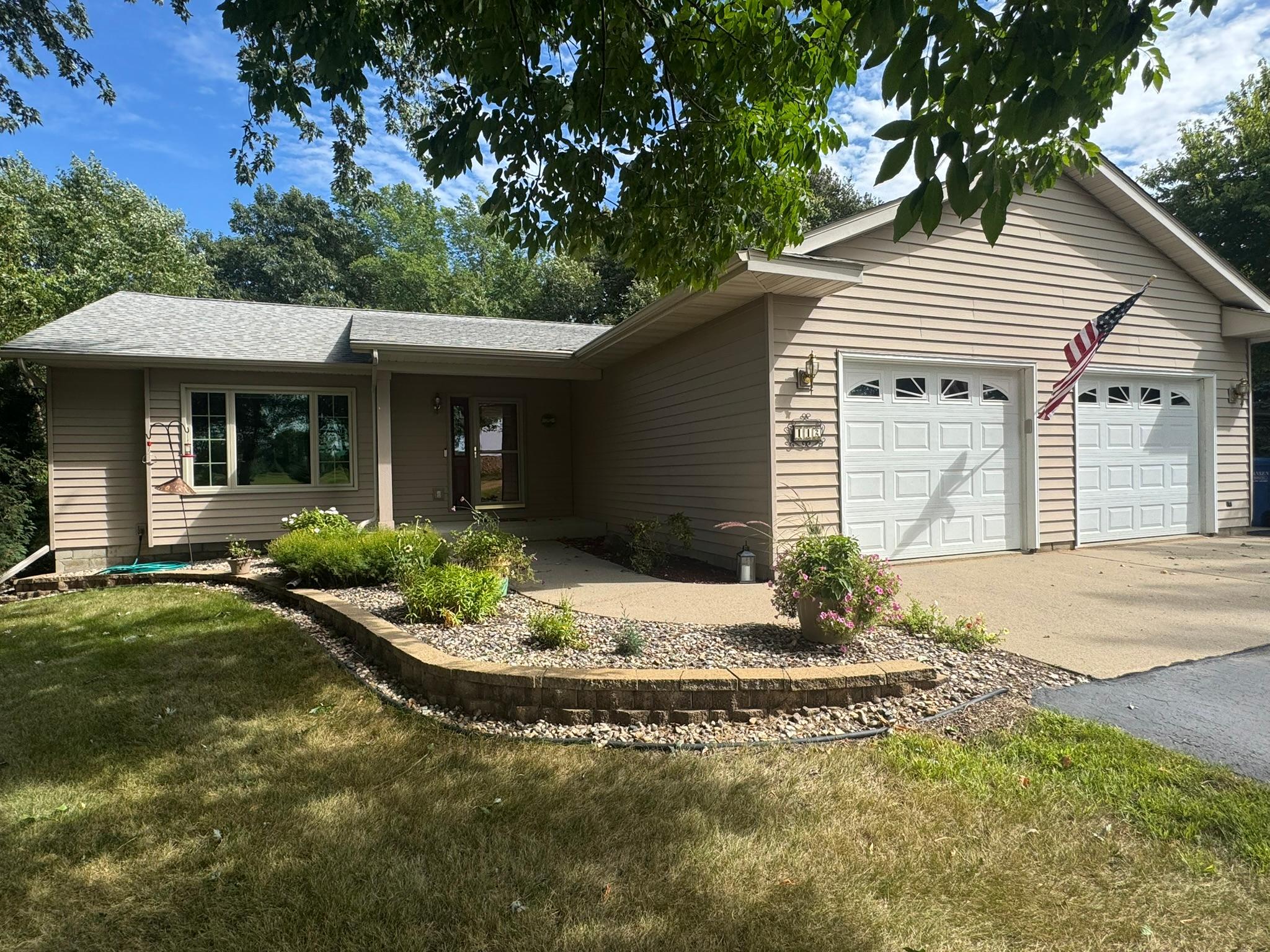 142 Jacks Drive — photo
