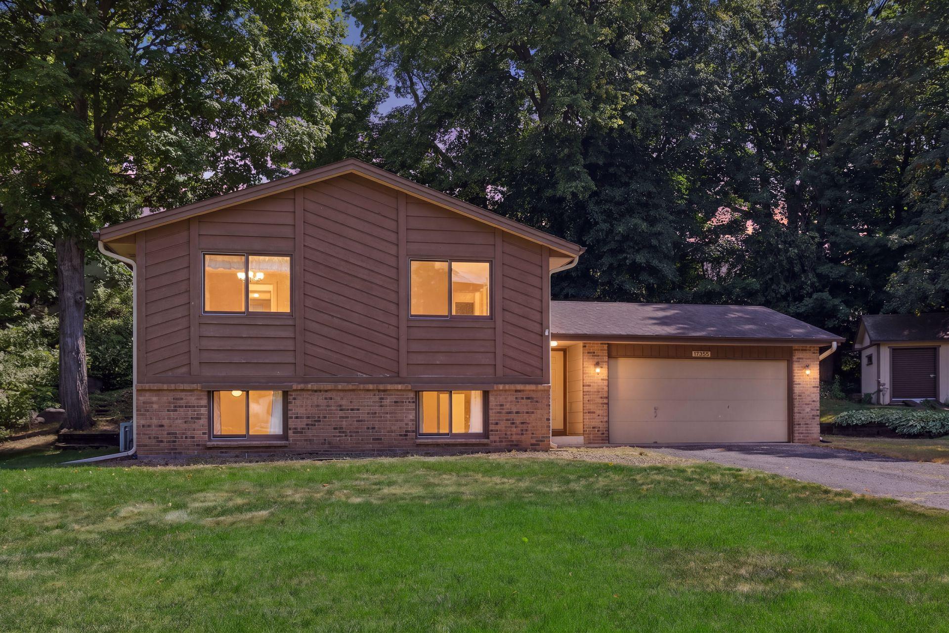 17355 Sunset Trail SW — photo
