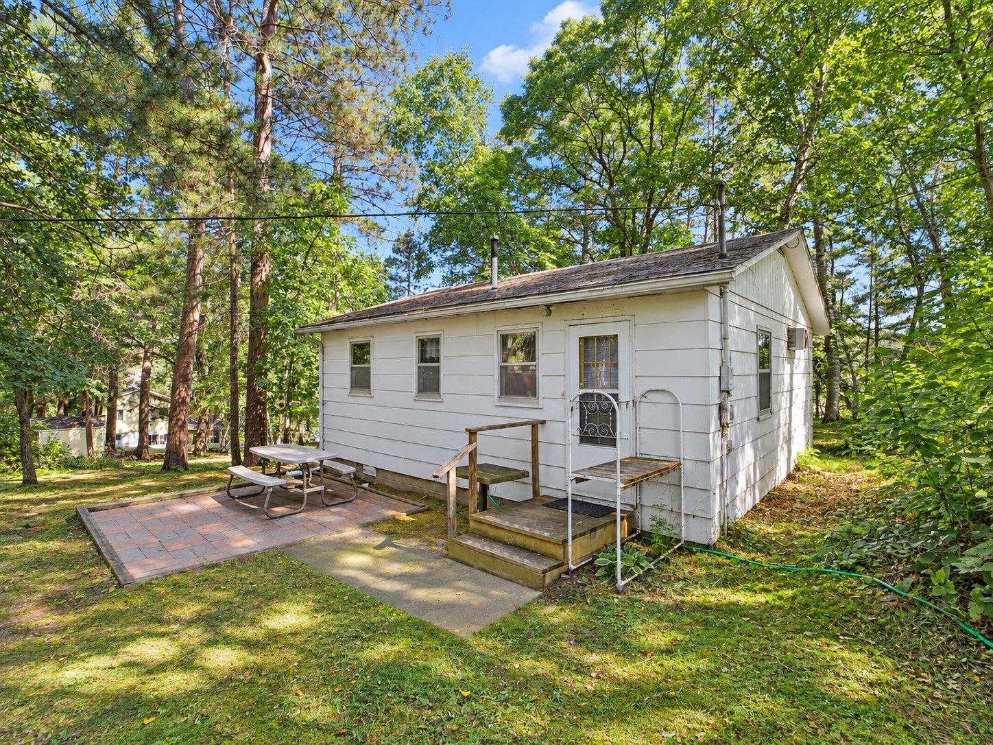 5528 Sibley Lake Road — photo