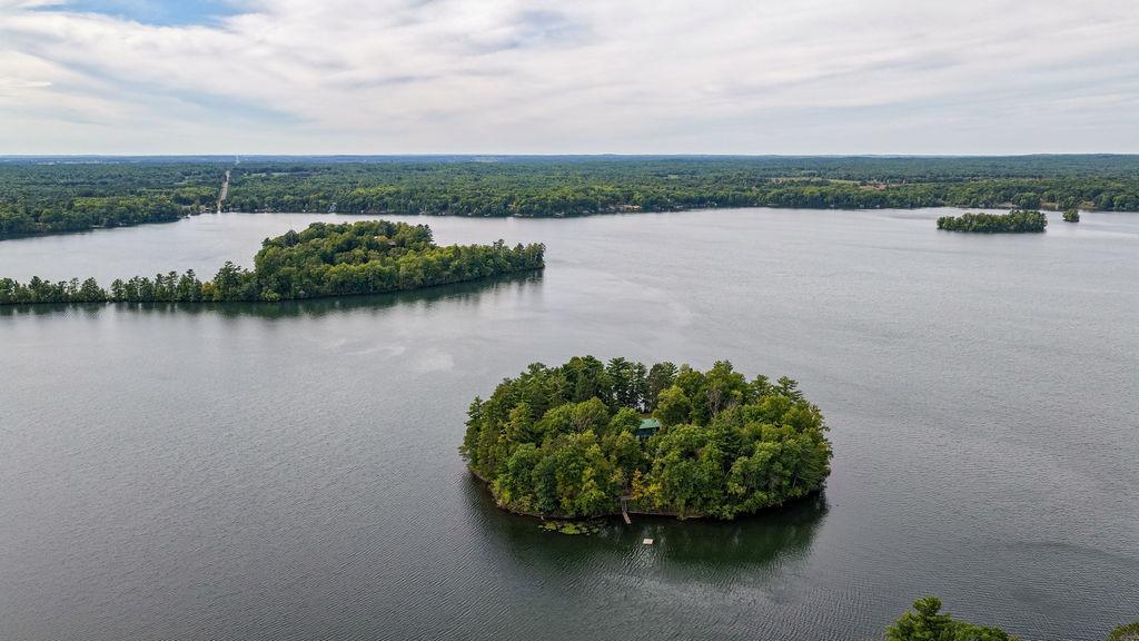 XXX Van Reed Island — photo