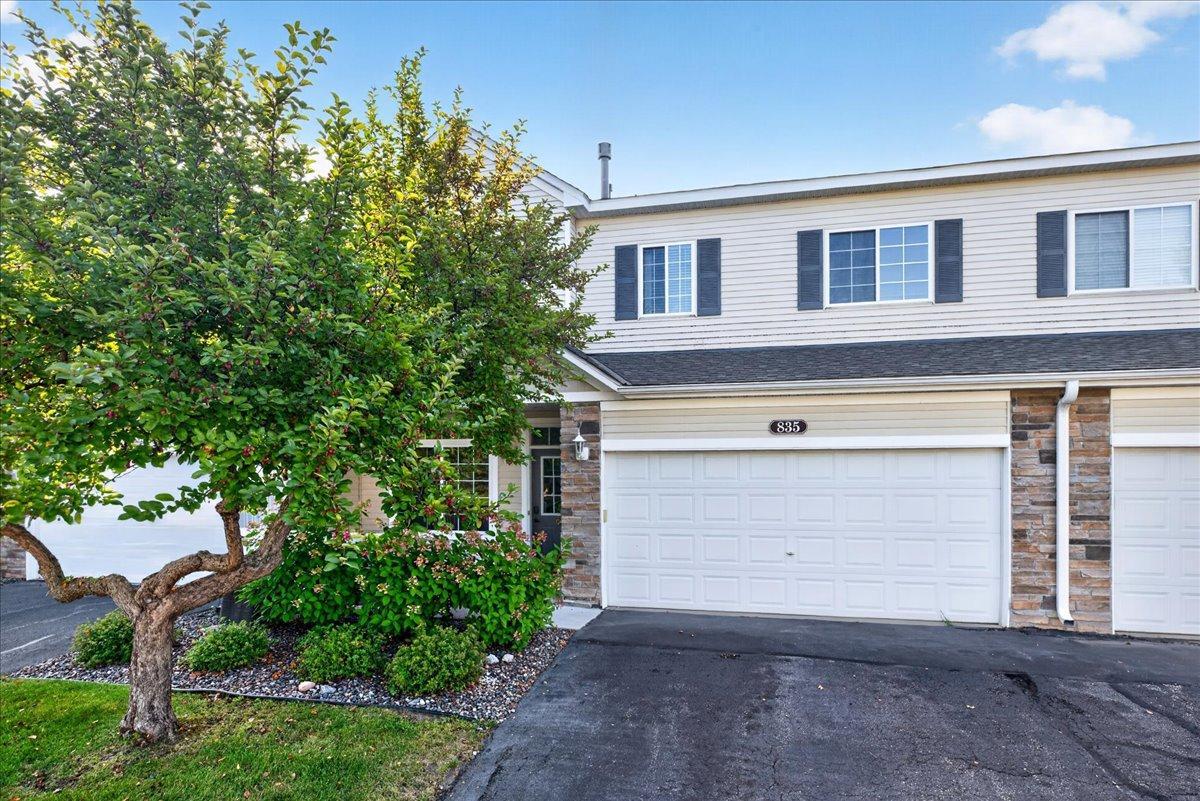 835 Willow Glen Court — photo