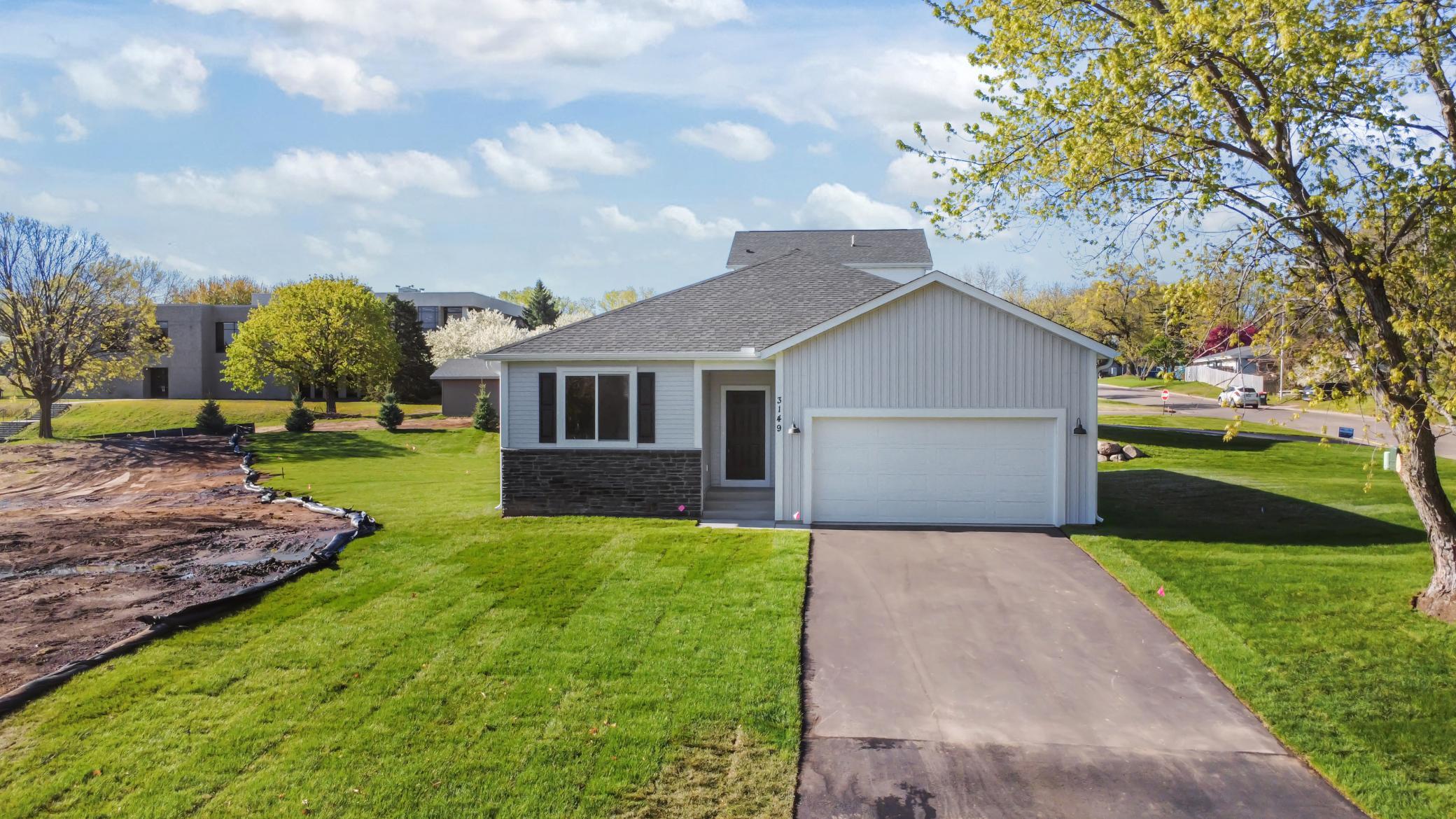 3149 Seminary Drive — photo