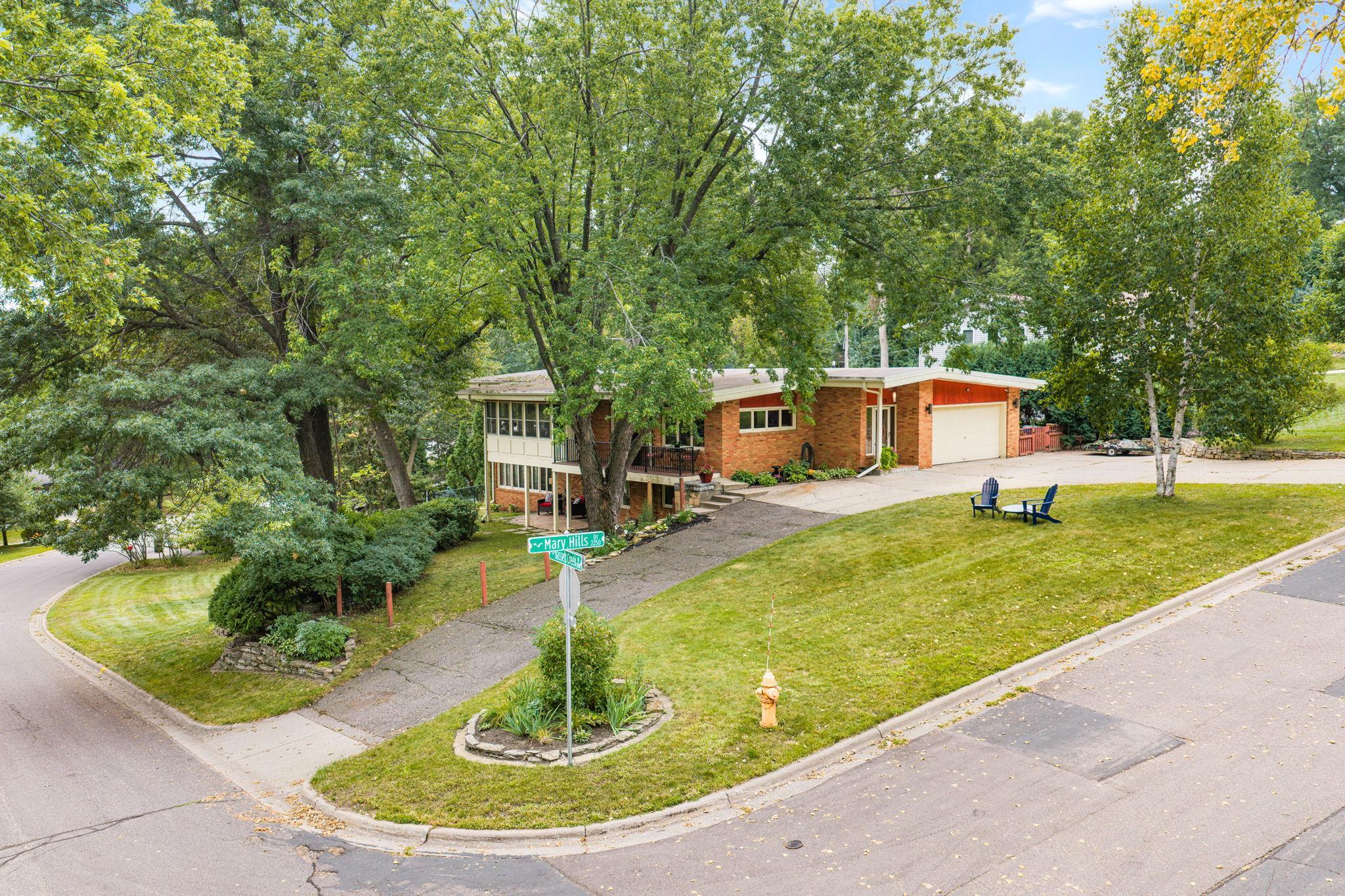 2212 Mary Hills Drive — photo