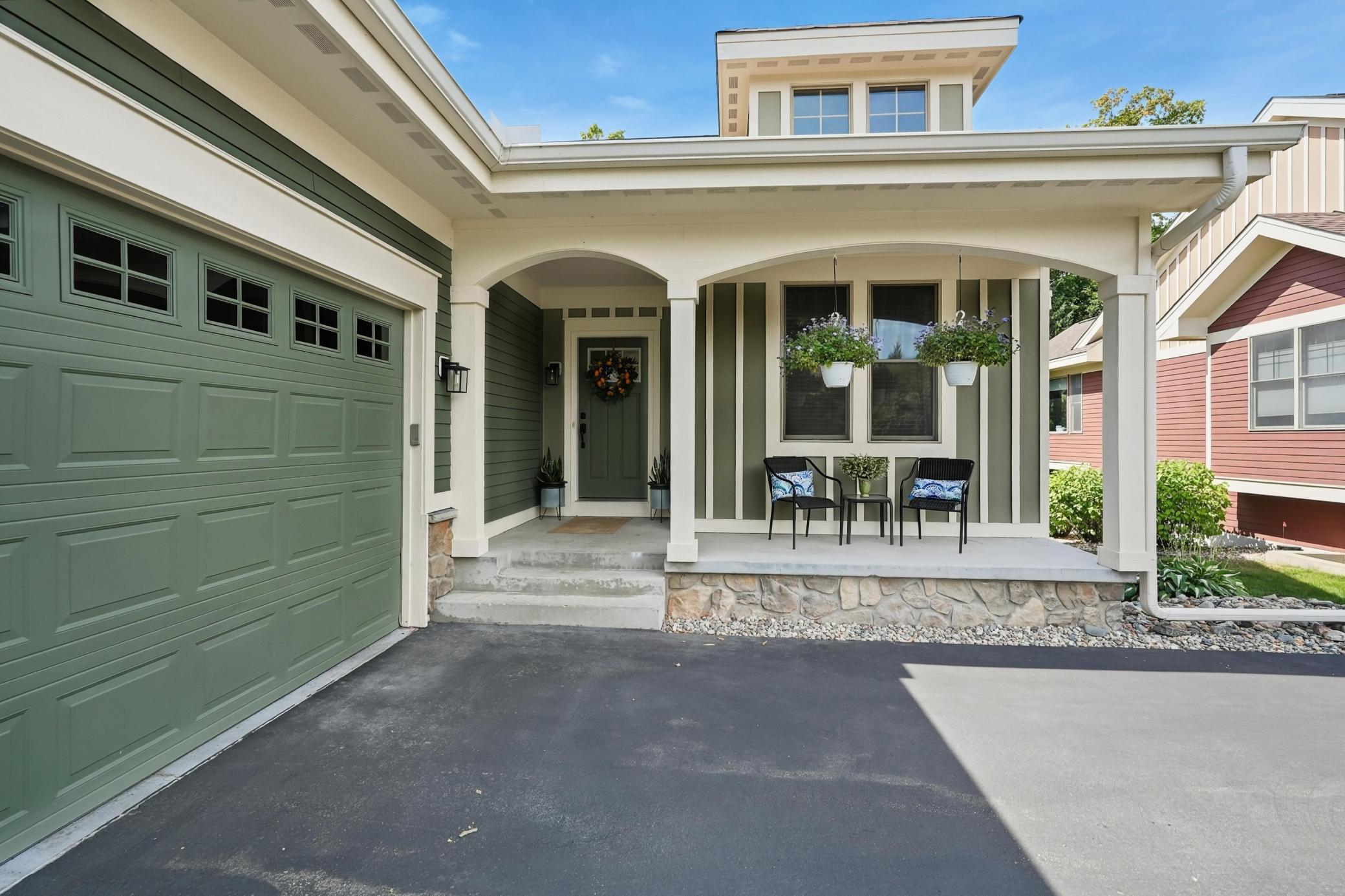 4033 Heritage Lane SE — photo
