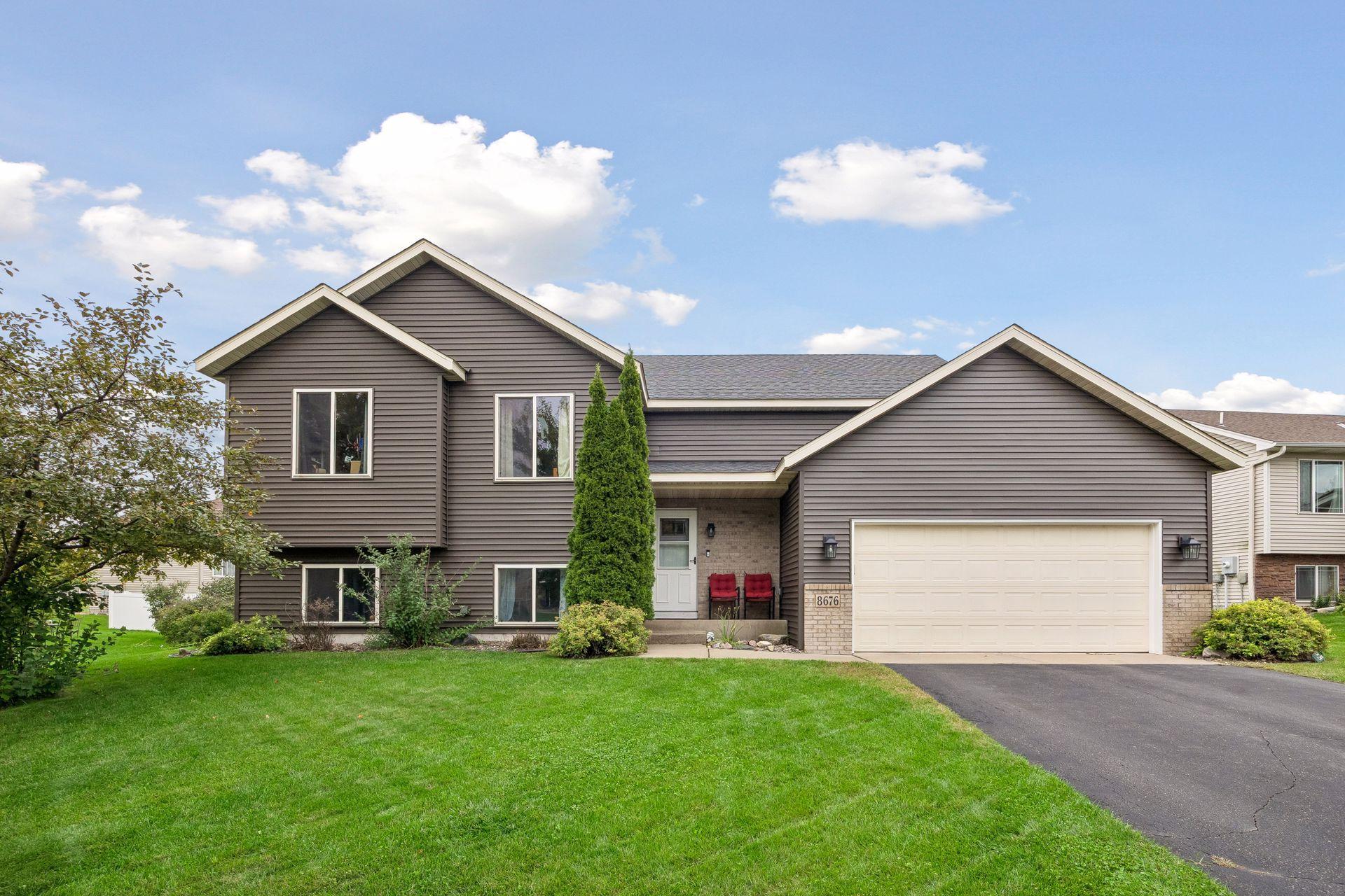 8676 Fairhill Lane — photo