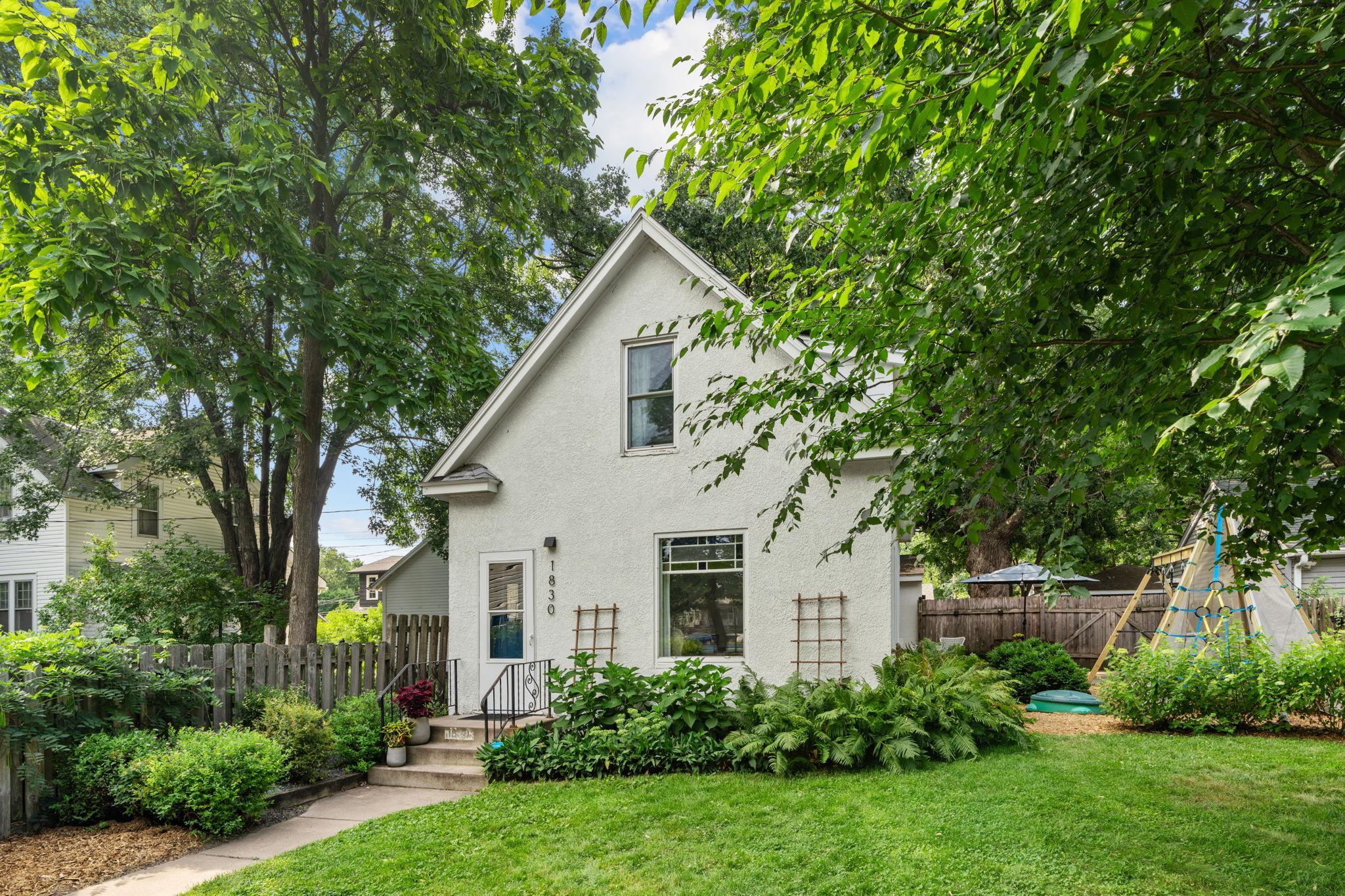 1830 Hewitt Avenue, Saint Paul, MN 55104 | Realty.com