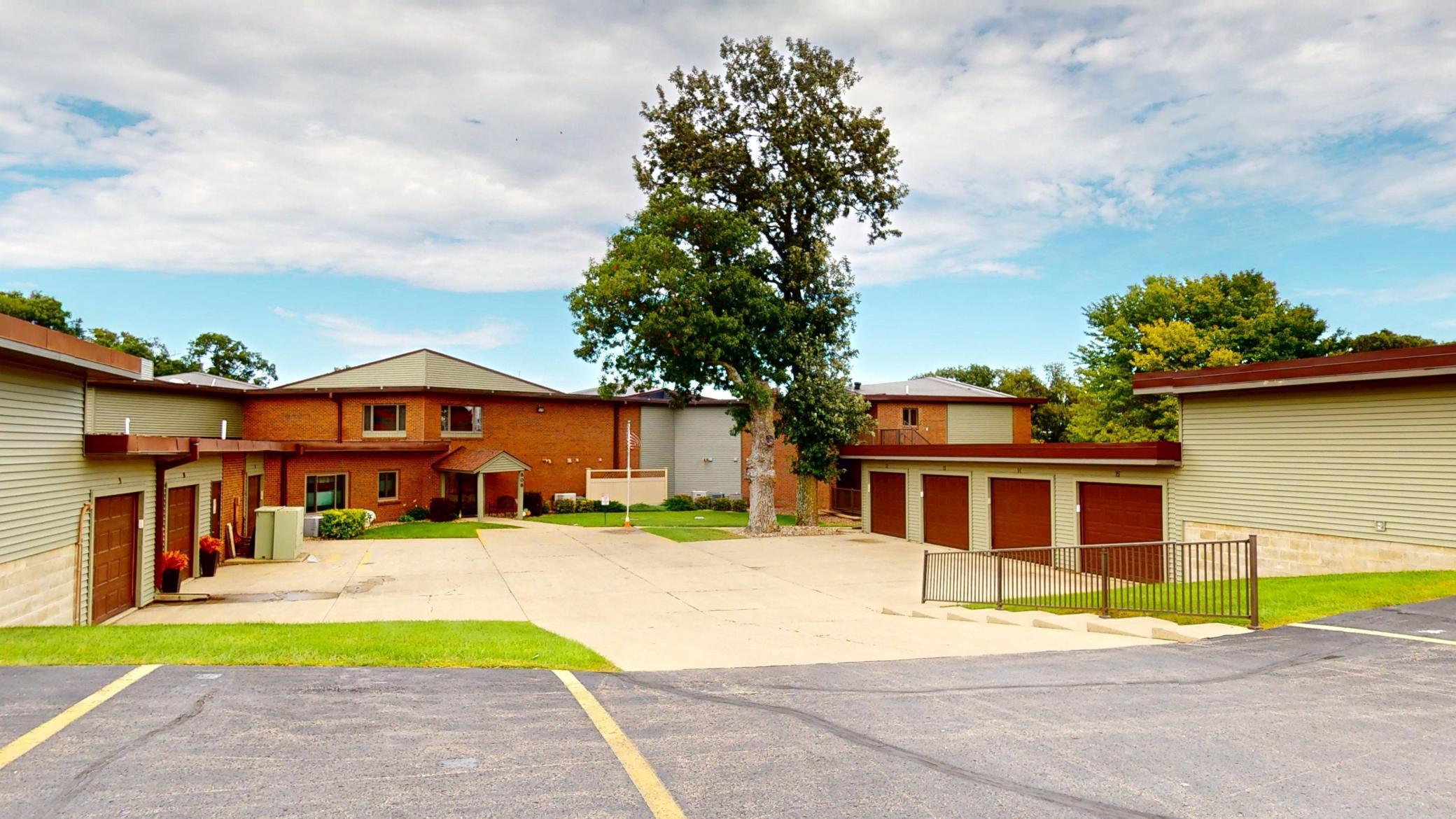 808 Lake Chapeau Drive 105 — photo