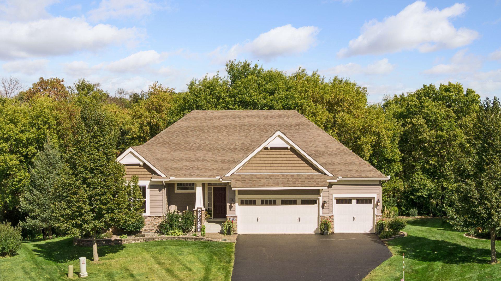 2225 Lake Circle — photo