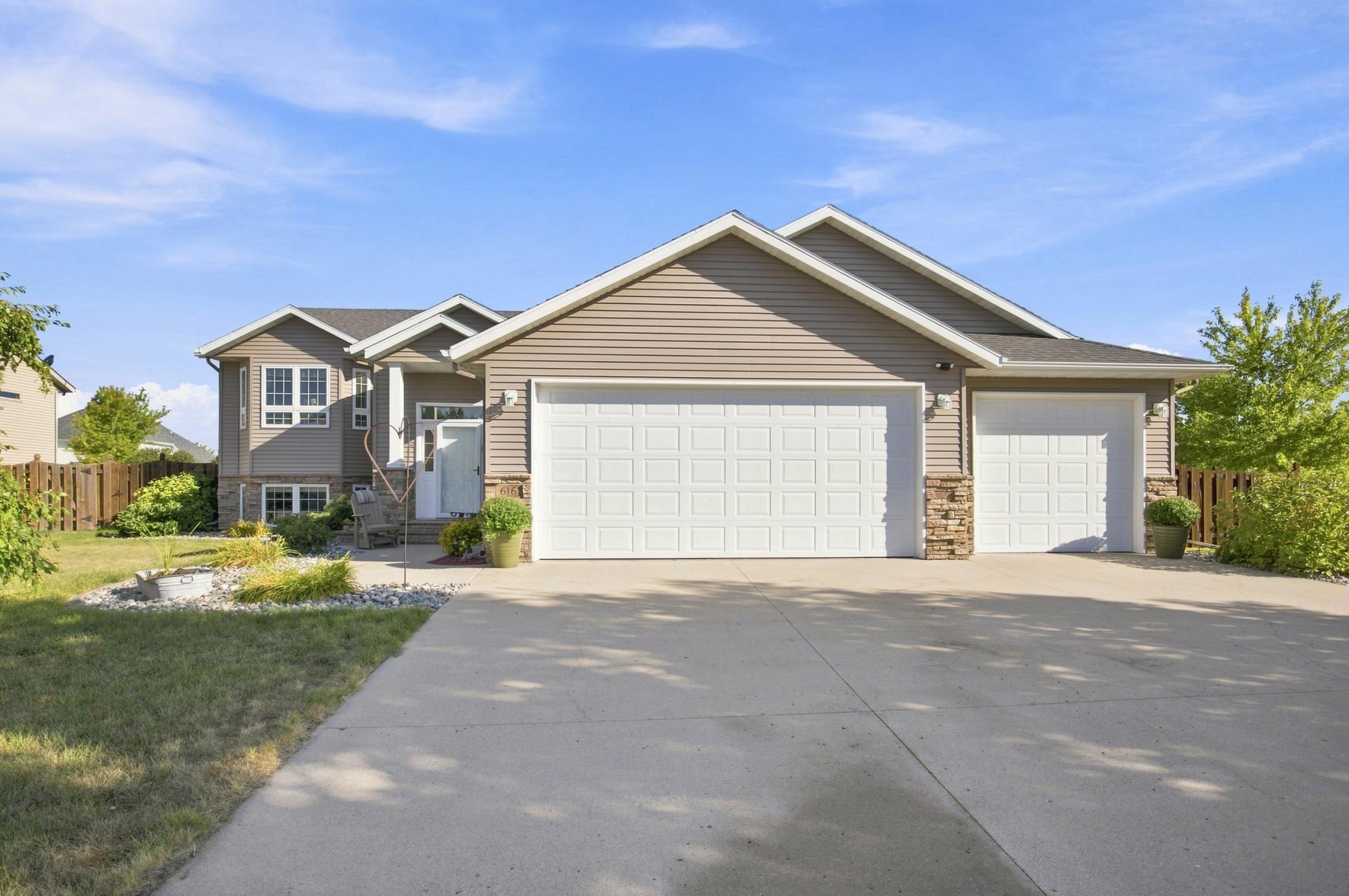 616 Lexington Lane — photo