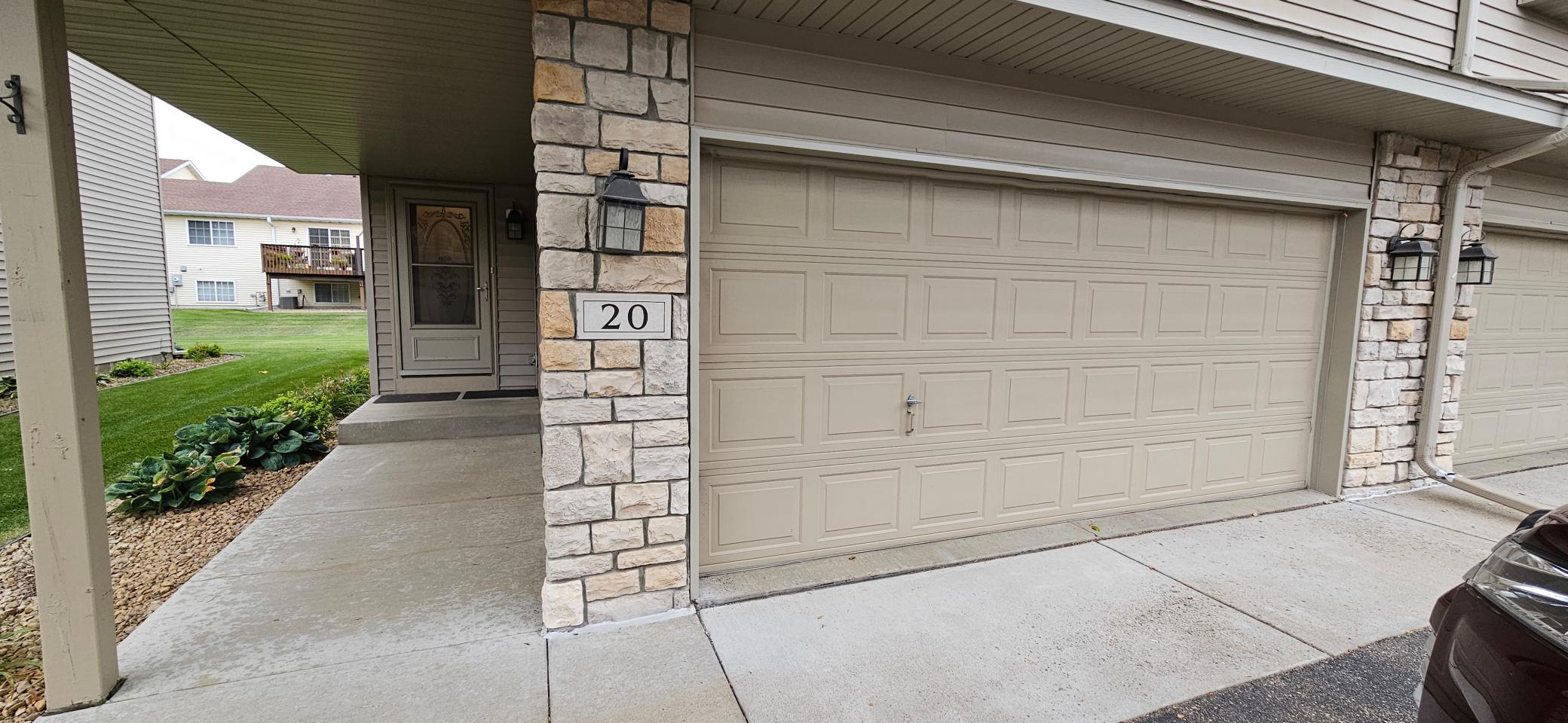 1 Lilac Lane 20 — photo