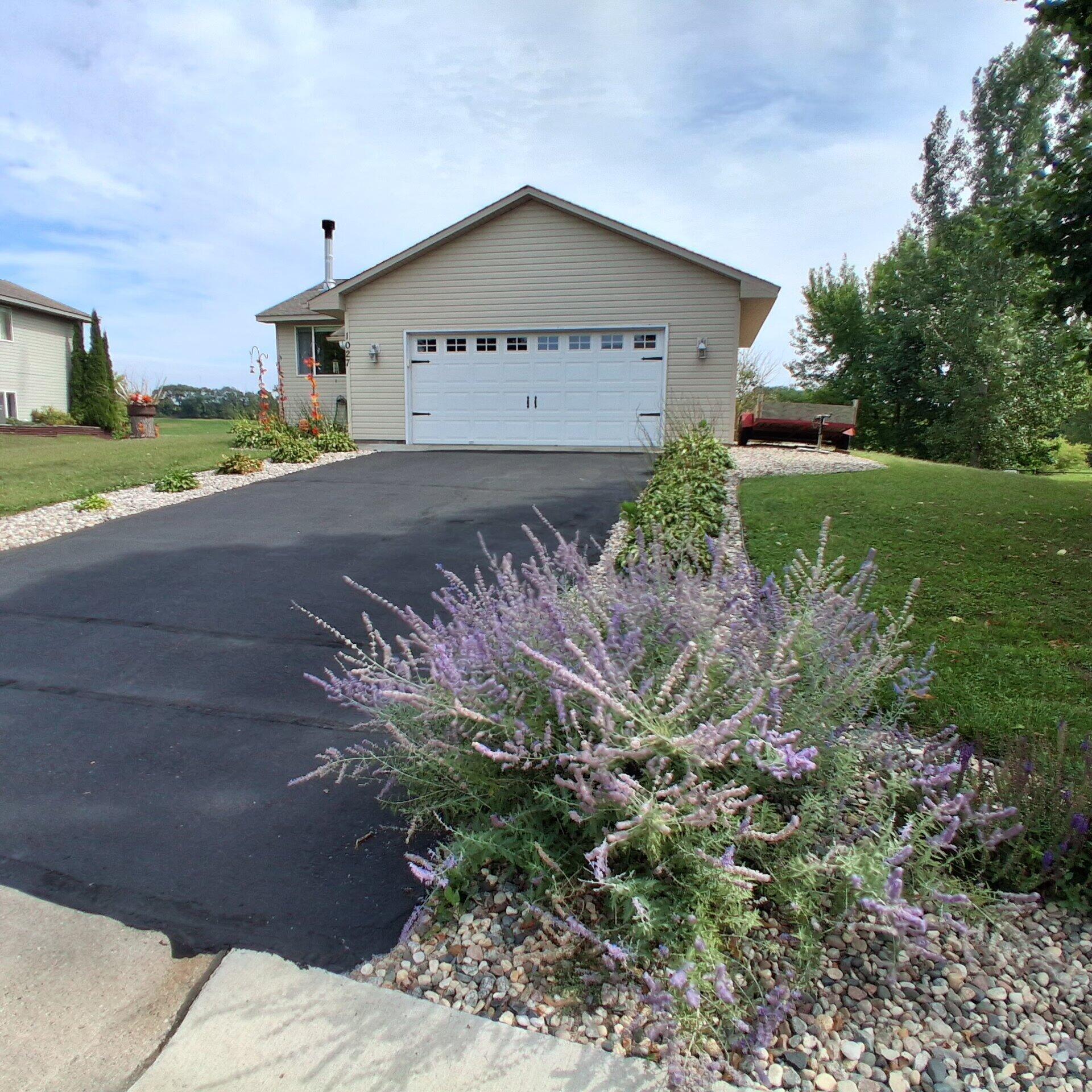 1027 Meadow Street — photo