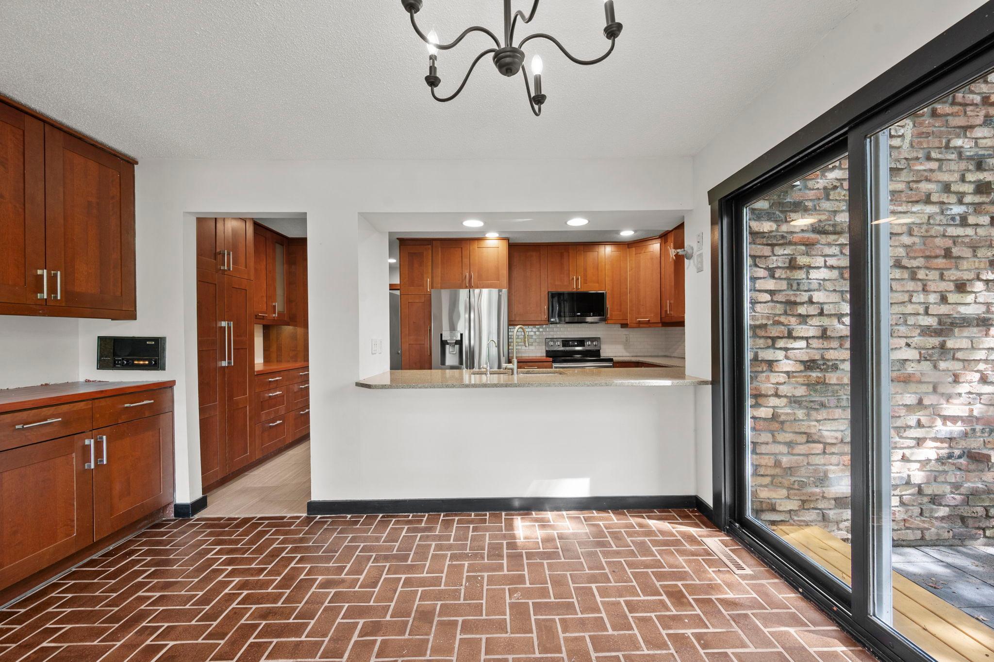 16411 Kingswood Drive — photo