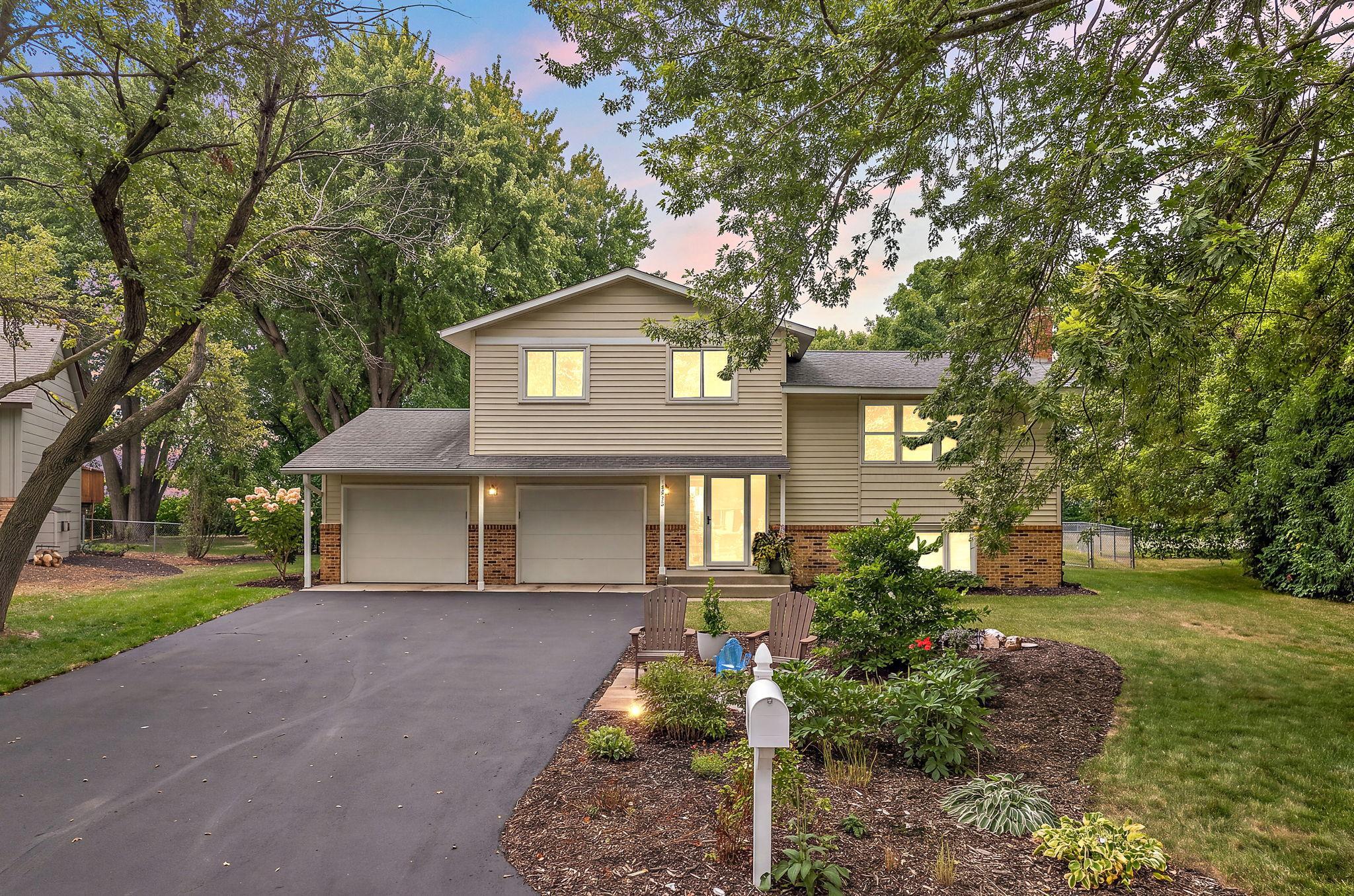 1419 Three Oaks Avenue — photo