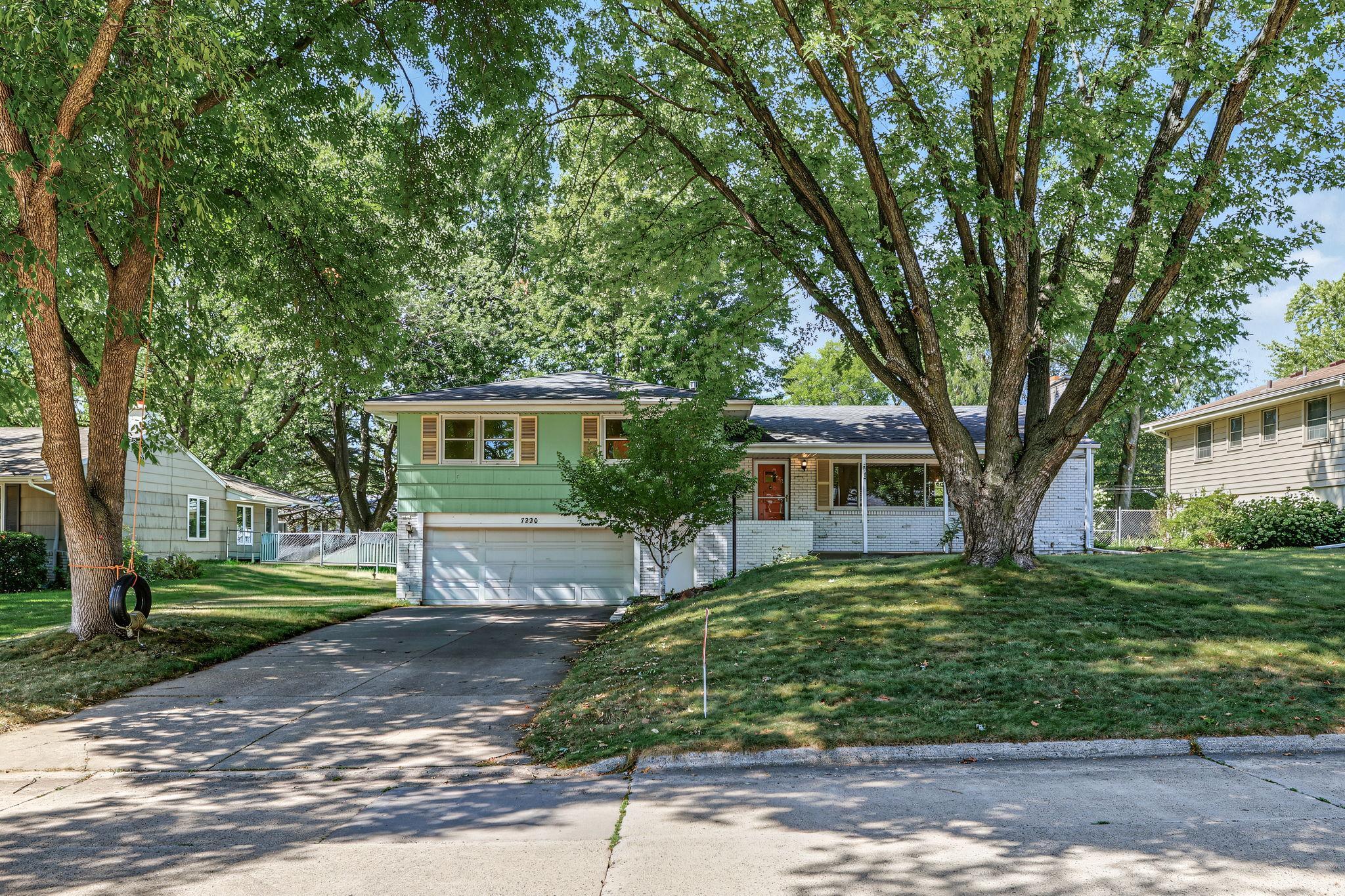 7220 W Shore Drive — photo